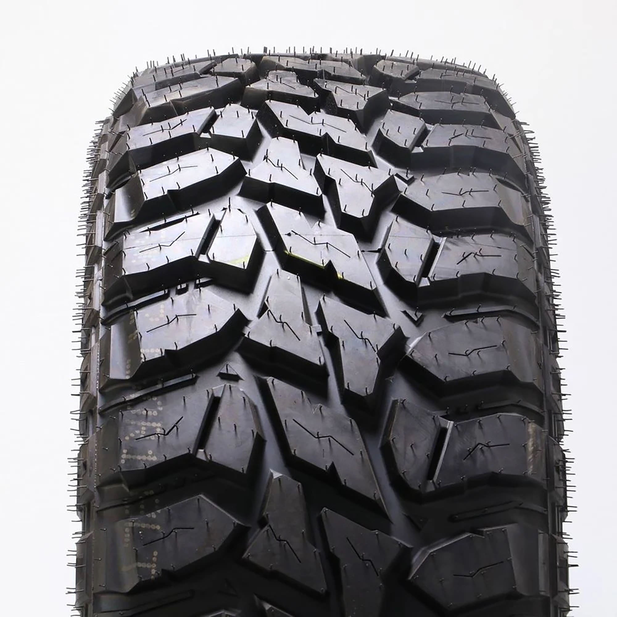 Goodtrip GS-67 M/T Mud Terrain LT33X12.50R18 118Q E Light Truck Tire