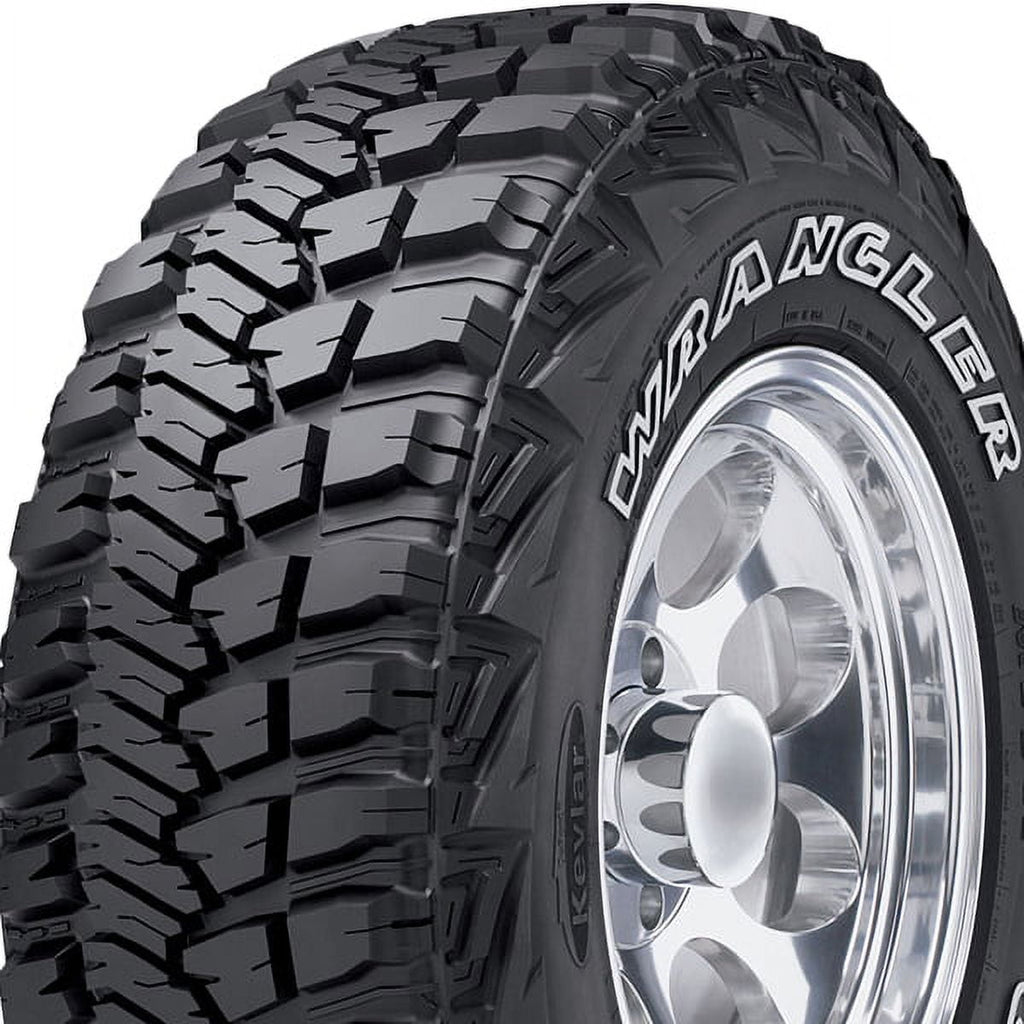 Goodyear Wrangler MT/R All-Season LT42/14.50R17 121Q Tire