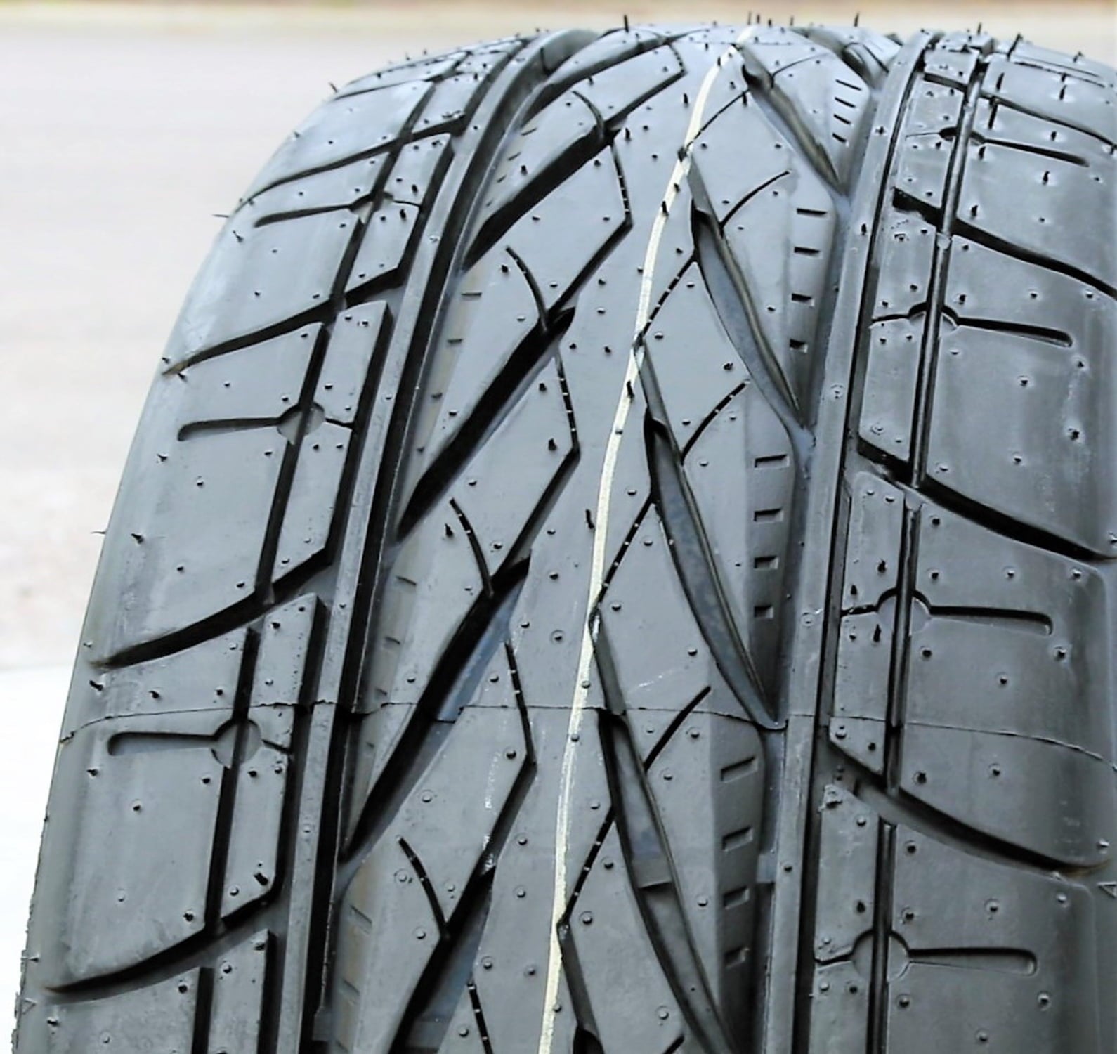 Pair of 2 (TWO) Forceum Hexa-R 235/40R18 ZR 95Y XL A/S High Performance All Season Tires Fits: 2012-18 Ford Focus Titanium, 2017-23 Honda Civic Sport Touring