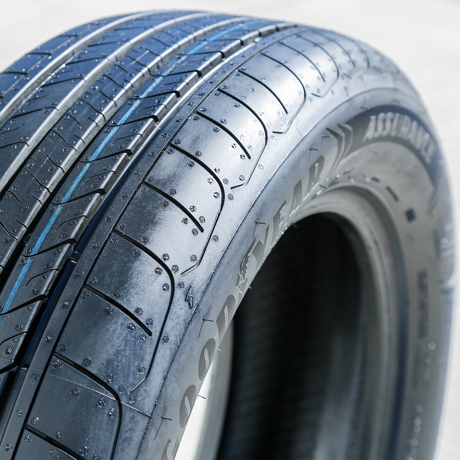 Goodyear Assurance Triplemax 2 215/60R17 96H oe a/s All Season Tire