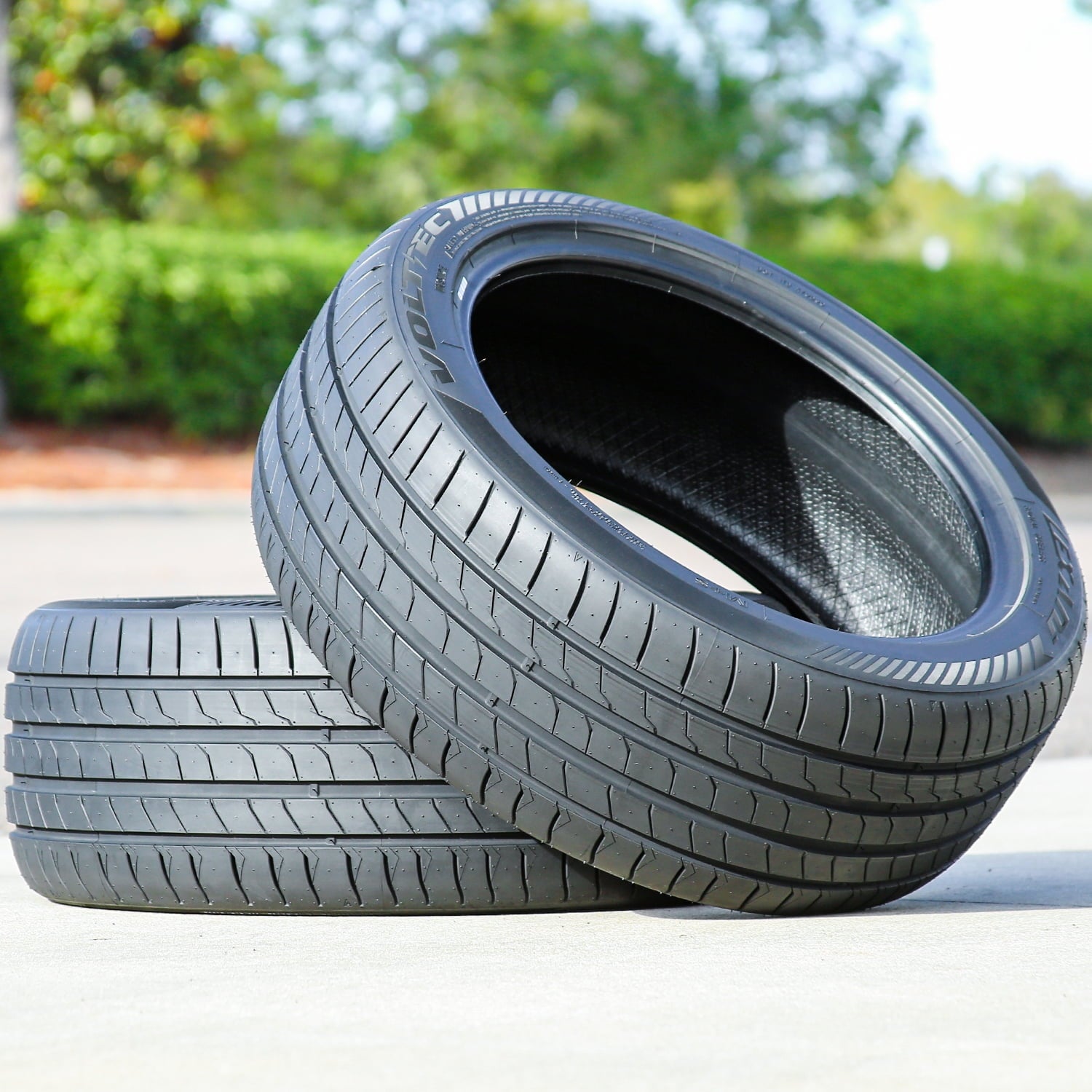 Lexani VOLT-EC 235/50R20 235/50ZR20 104Y XL High Performance a/s All Season Tire