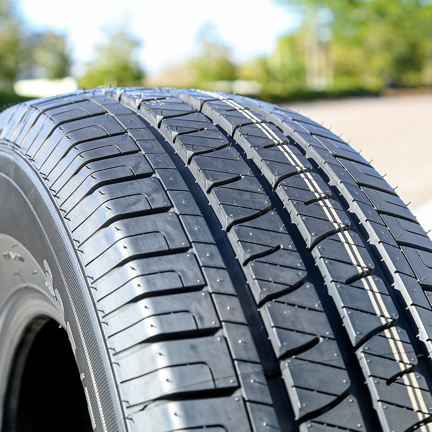 Armstrong Tires Armstrong Tru-Trac Van 225/70R15 112/110T D 8 Ply Van Commercial Tire