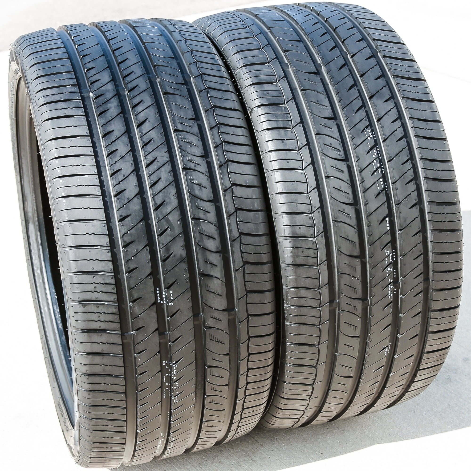 Evoluxx Capricorn UHP UHP 265/35R22 102W XL Passenger Tire