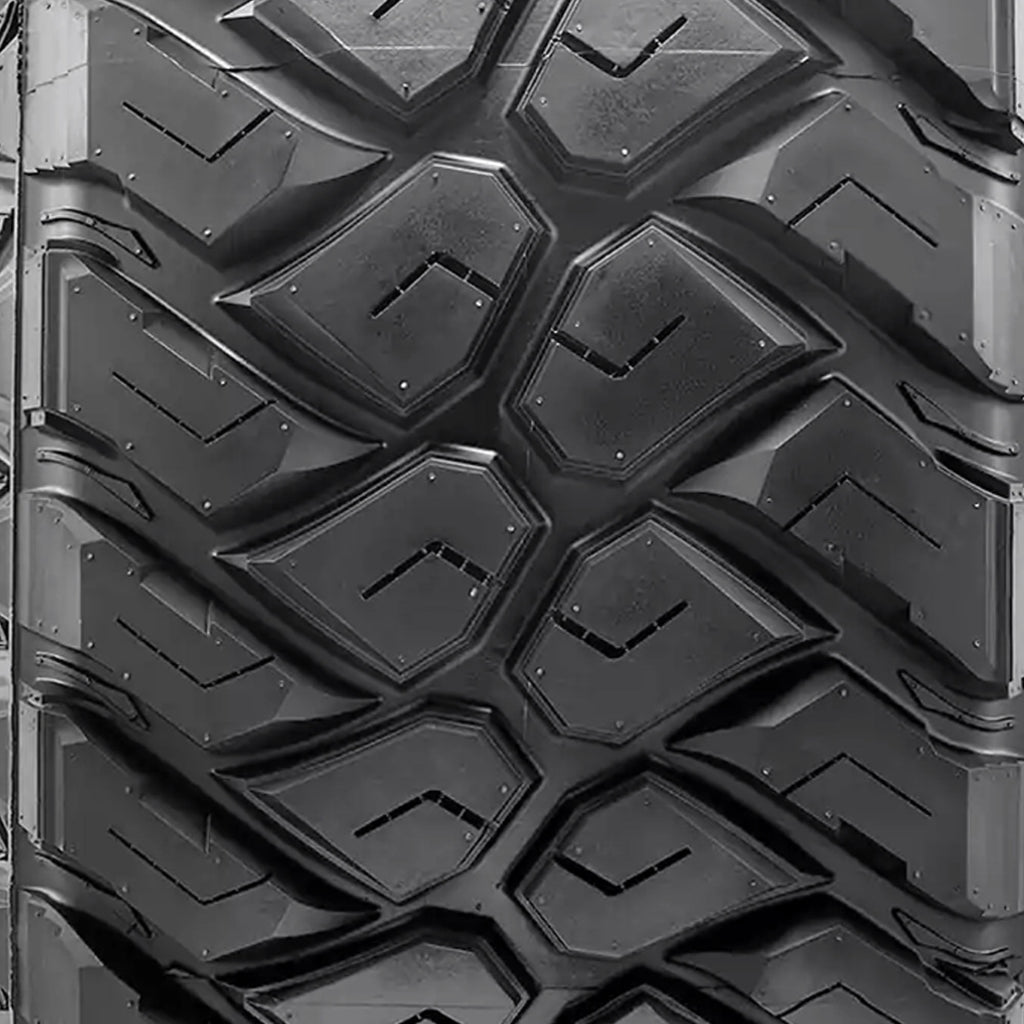 Maxxis Razr MT-772 Mud Terrain LT295/70R18 129/126Q E Light Truck Tire