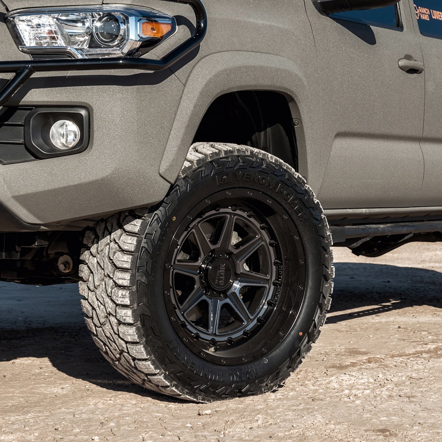Venom Power Trail Hunter R/T Rugged Terrain LT37X12.50R22 127Q F Light Truck Tire