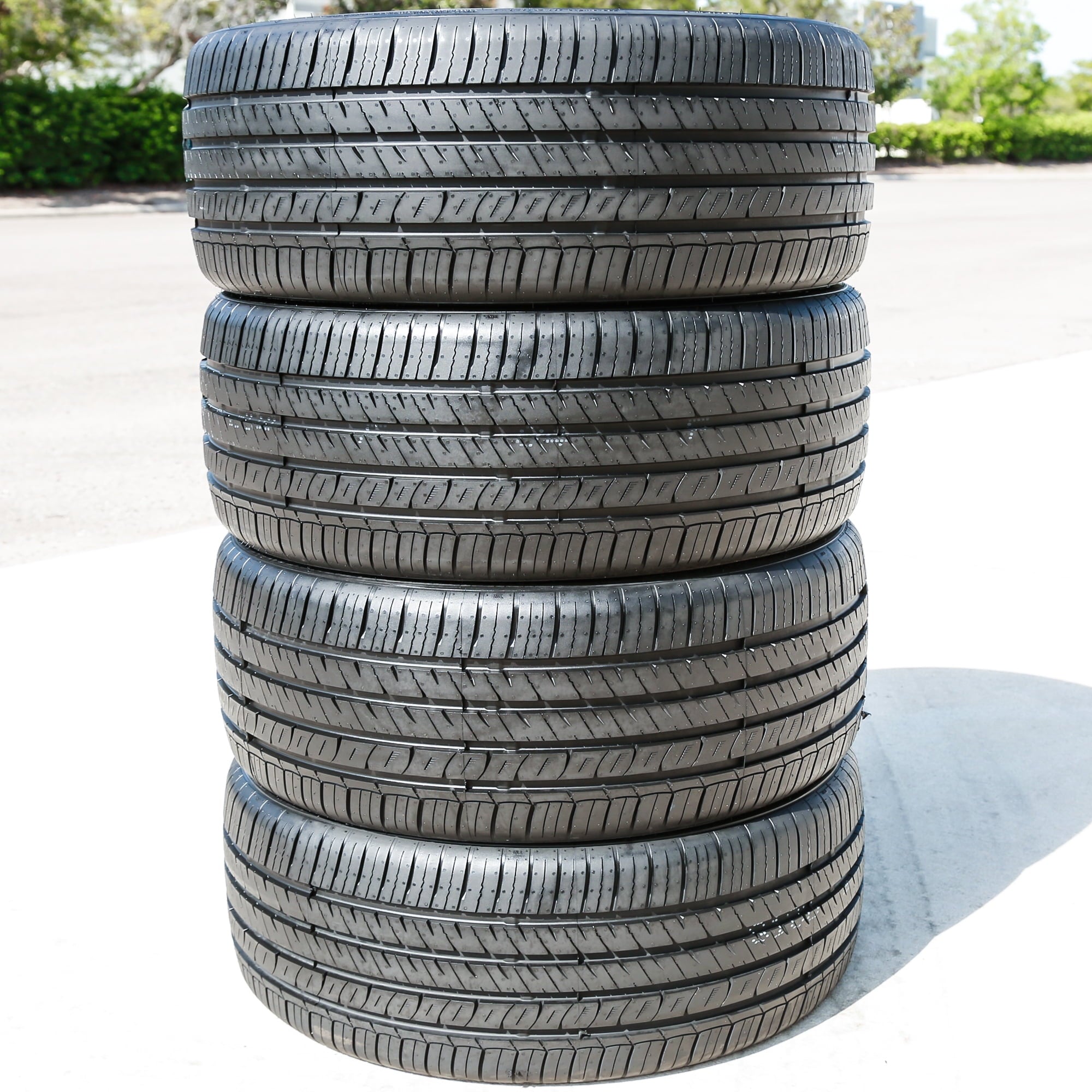 Evoluxx Capricorn UHP 225/35R20 90W XL High Performance a/s All Season Tire