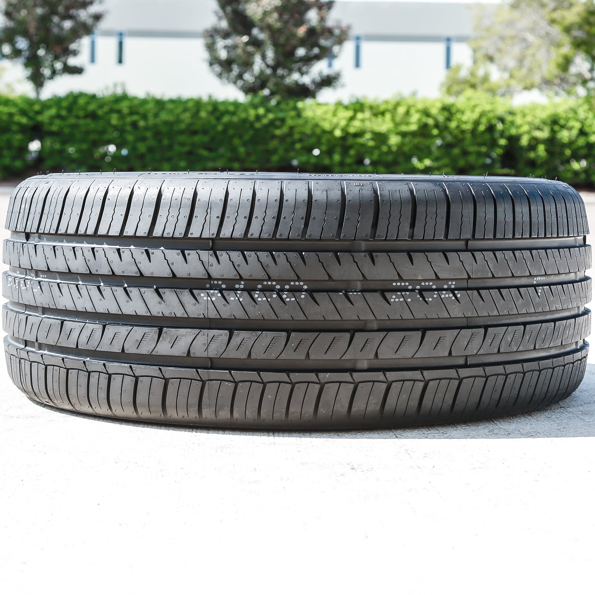 Evoluxx Capricorn UHP 225/35R20 90W XL High Performance a/s All Season Tire