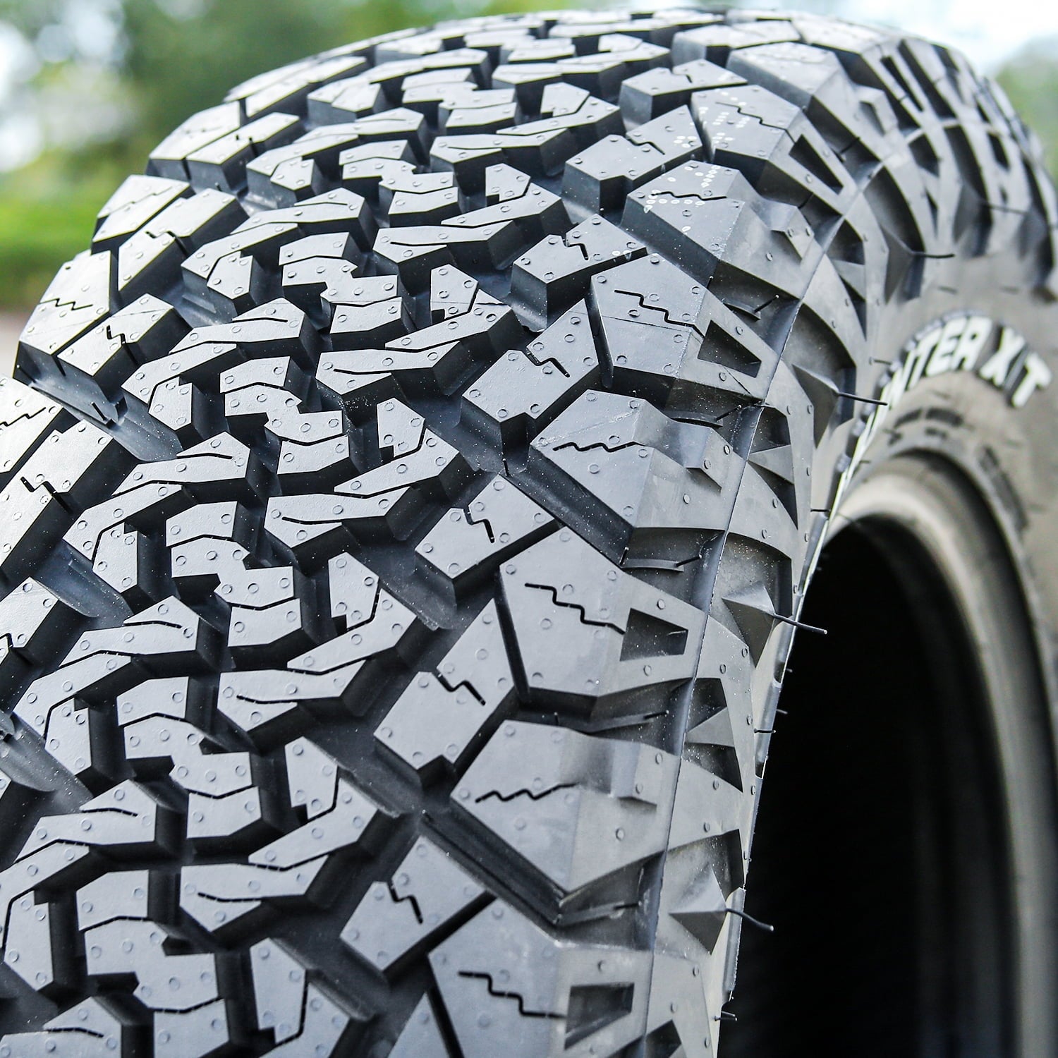 Venom Power Terra Hunter X/T 2 265/70R17 115S Extreme Terrain Tire