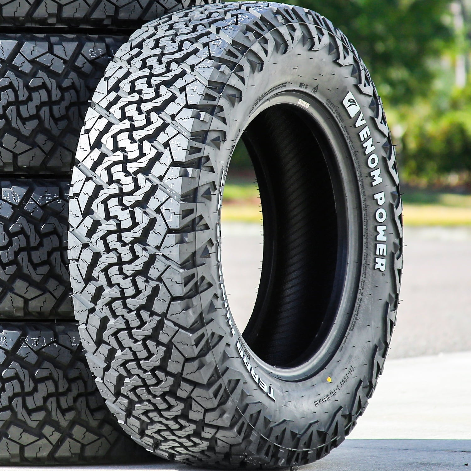 Venom Power Terra Hunter X/T 2 265/70R17 115S Extreme Terrain Tire