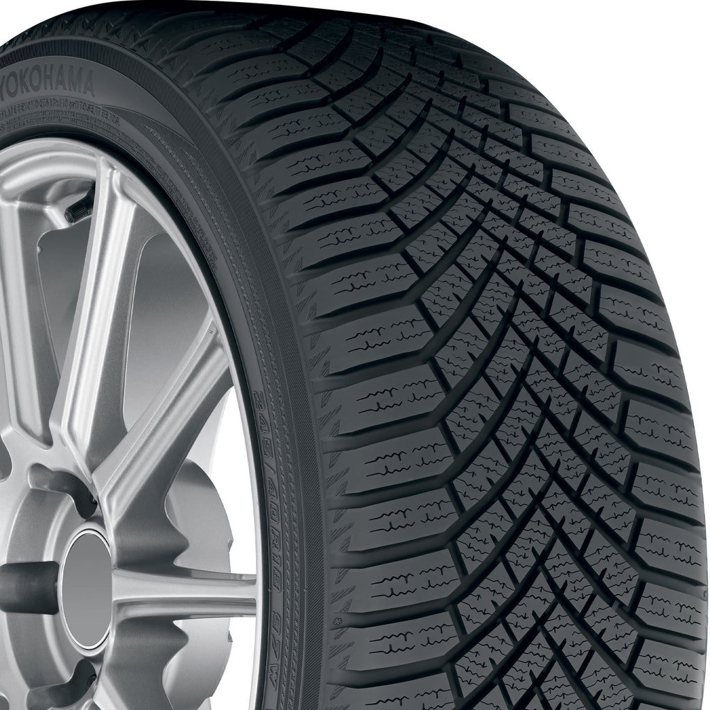 Yokohama BluEarth Winter V906 Winter 225/55R17 101V XL Passenger Tire
