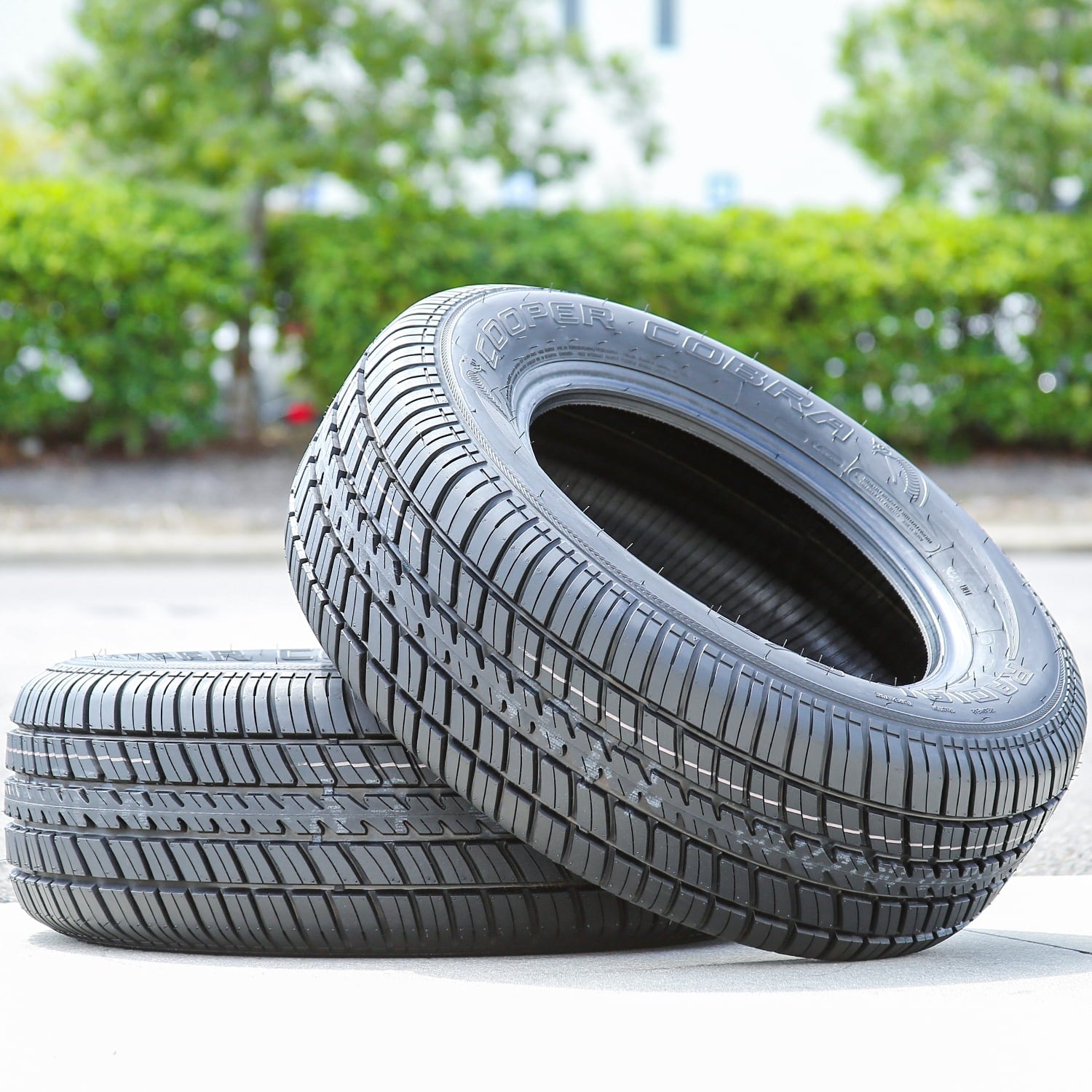 Cooper Cobra Radial G/T 225/70R14 98T a/s All Season Tire