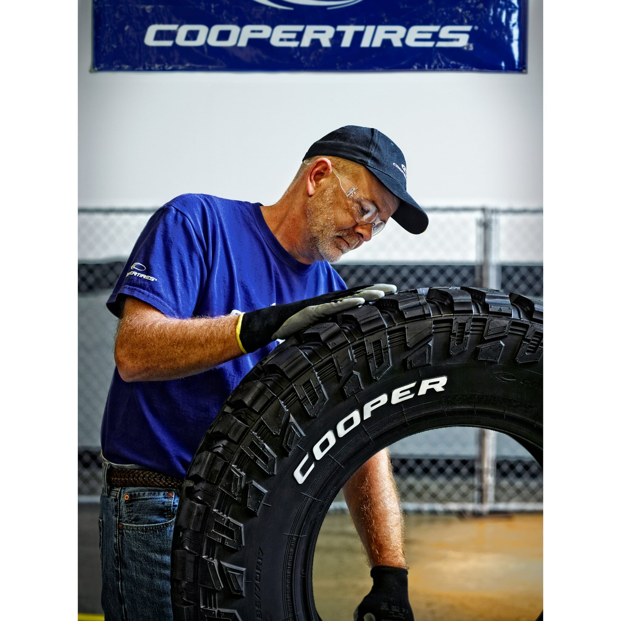 Cooper Evolution H/T All-Season 275/55R20XL 117H Tire Fits: 2007-08 Toyota Tundra Limited, 2015 Ford F-150 Lariat