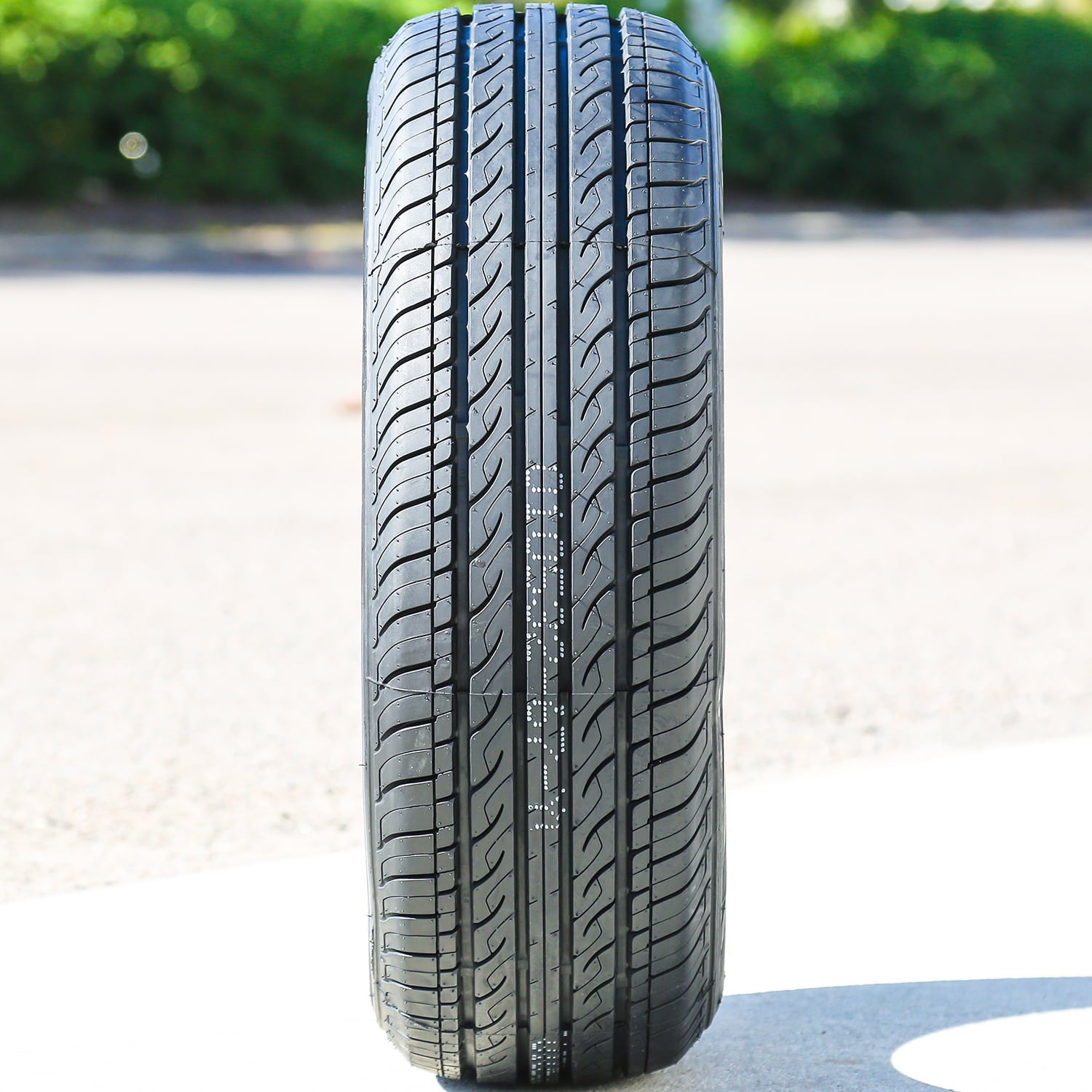 Arisun Aggressor ZP01 205/70R15 96H AS A/S All Season Tire Fits: 1983 Nissan 280ZX Turbo, 1990 Buick Electra Park Avenue Ultra
