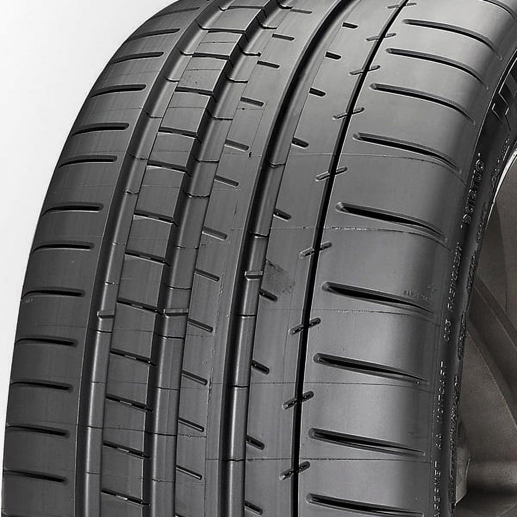 Michelin Pilot Super Sport Max Performance Tire 225/45ZR18/XL (95Y).