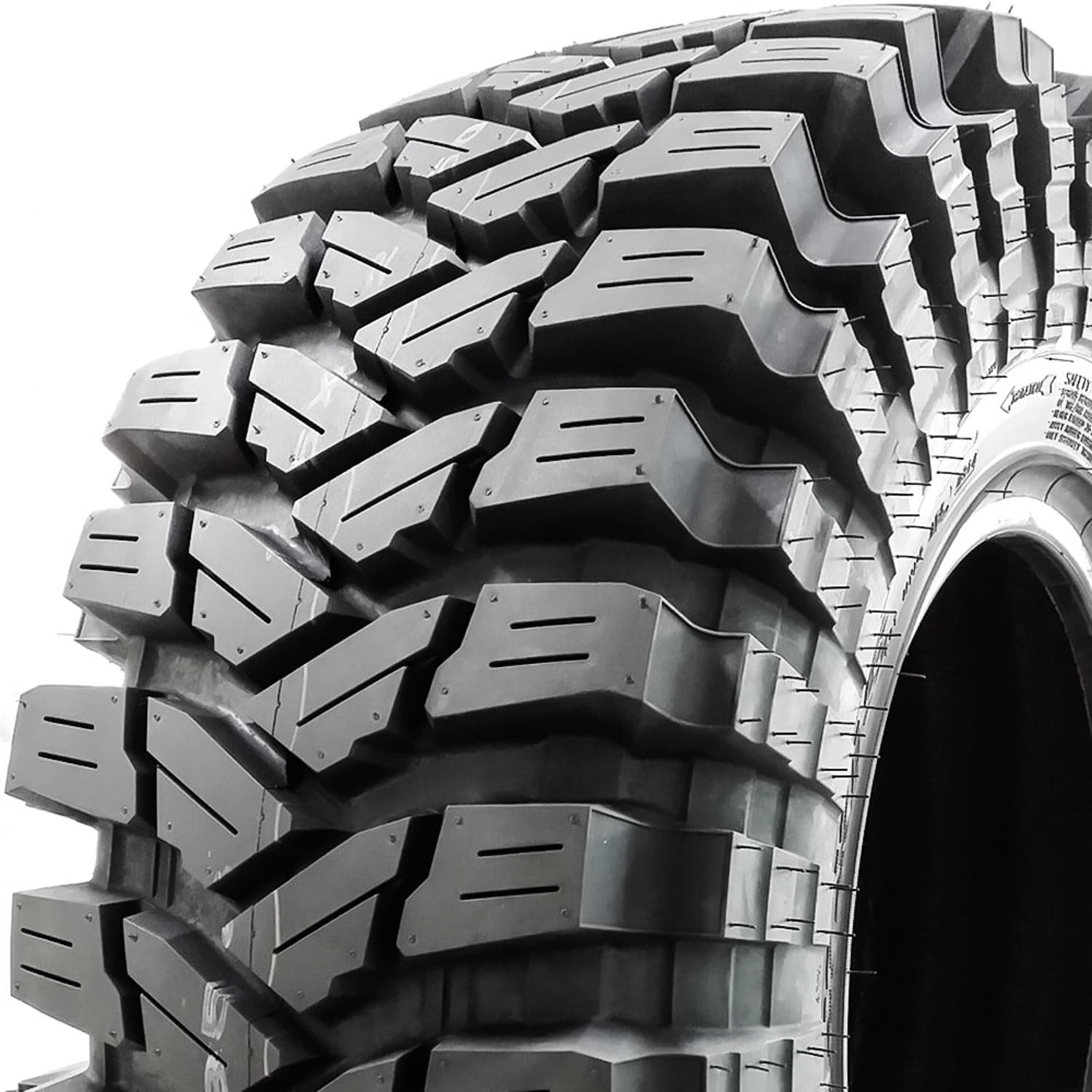 Maxxis Trepador M8060 40X13.50-17 D/8PLY Light Truck & SUV Tire