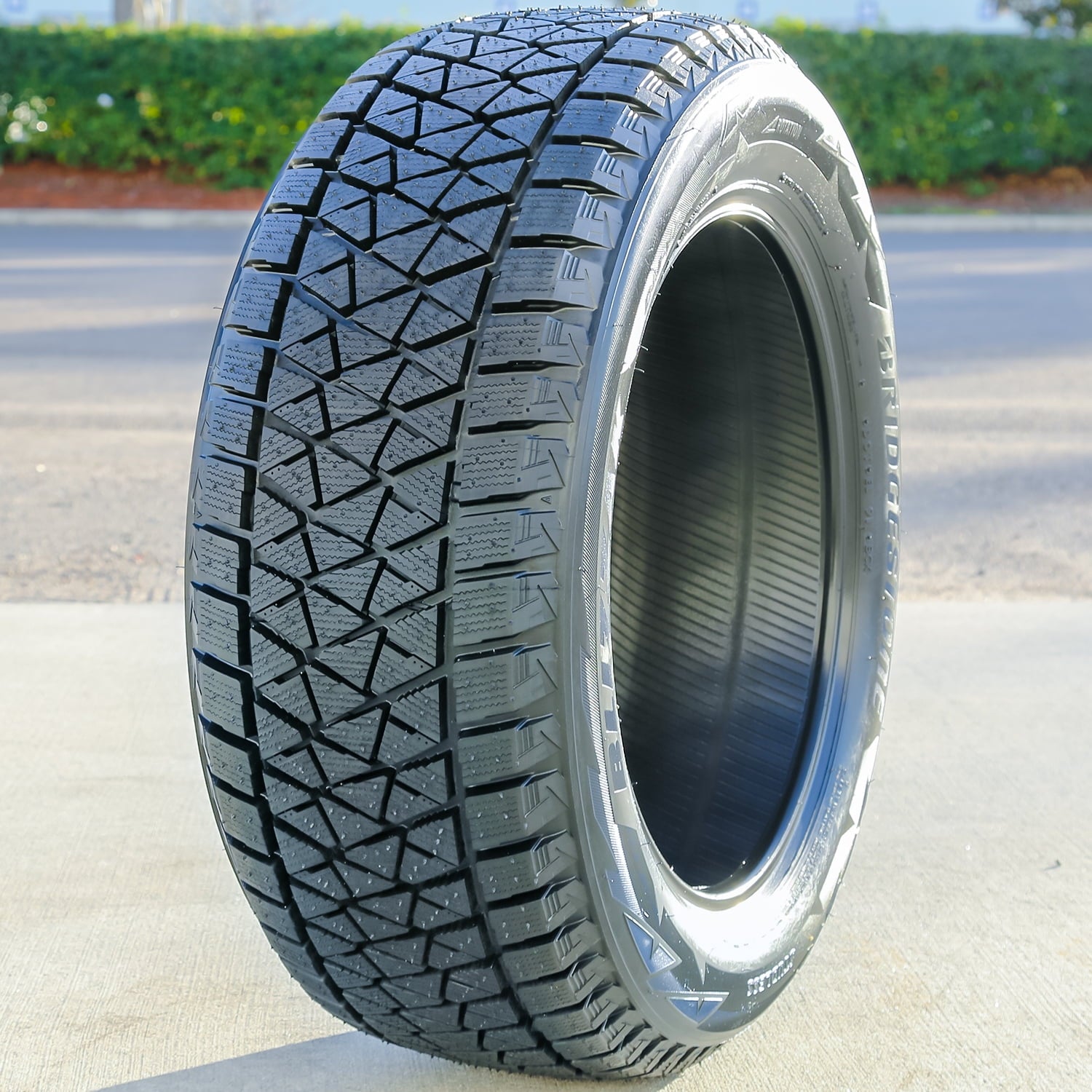 Bridgestone Blizzak DM-V2 275/45R20 110T XL (Studless) Snow Winter Tire Fits: 2019 BMW X5 xDrive40i, 2000-03 Ford F-150 Harley-Davidson Edition