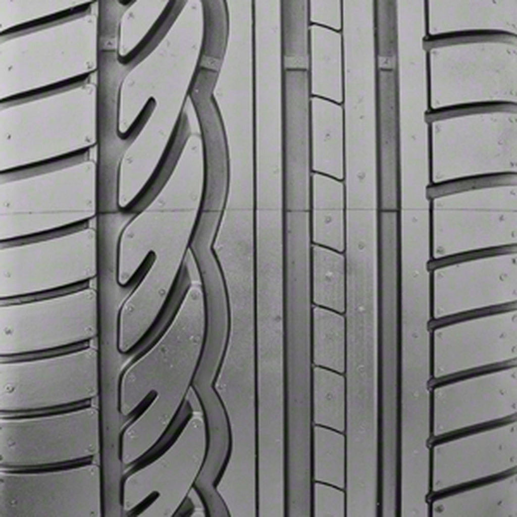 Dunlop SP Sport 01 DSST UHP 255/55R18 109V XL Passenger Tire