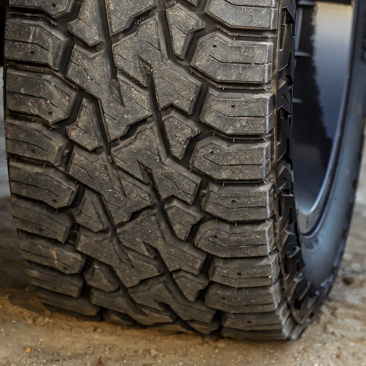 Venom Power Trail Hunter R/T 275/55R20 120/117S E 10 Ply Rugged Terrain Light Truck Tire