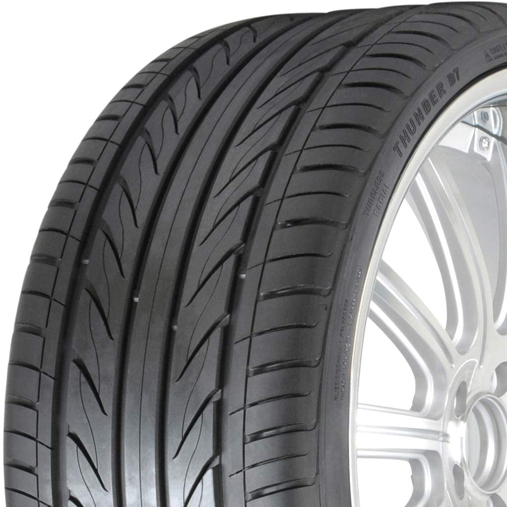 Delinte D7 A/S 245/40ZR20 Tire