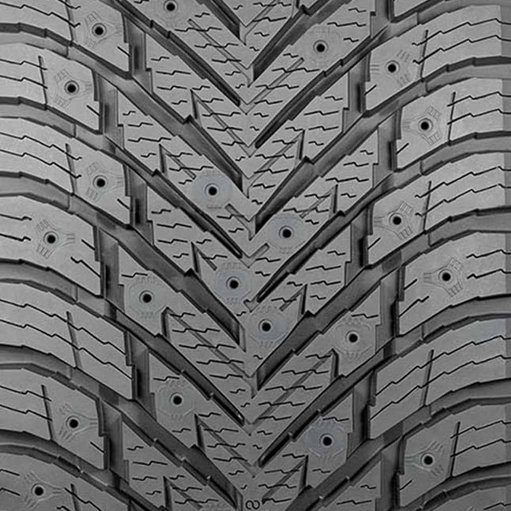 Nokian Hakkapeliitta 10 SUV Winter 215/70R16 100T SUV/Crossover Tire