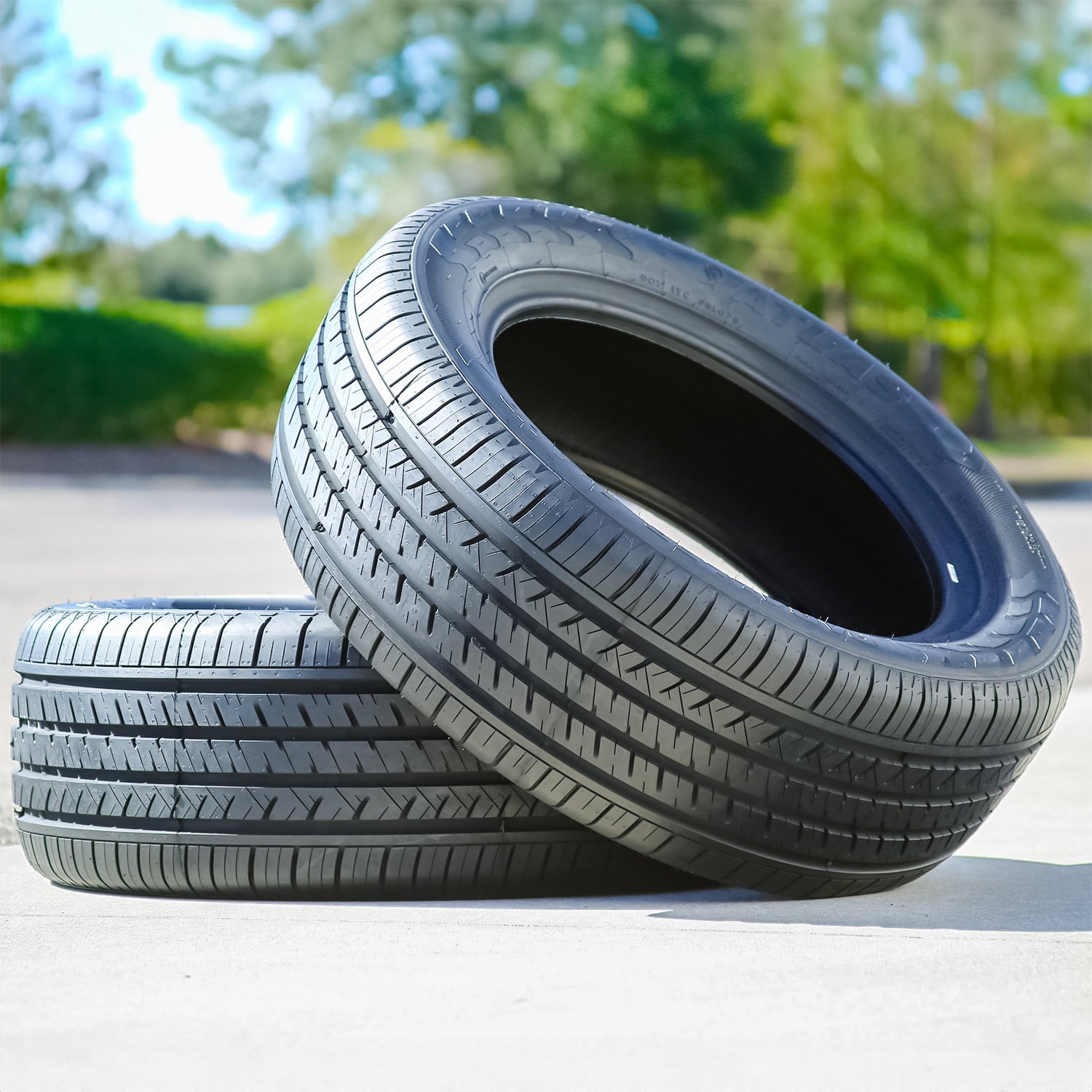 Atlas Tire Paraller 4x4 HP 255/65R17 110H a/s All Season Tire