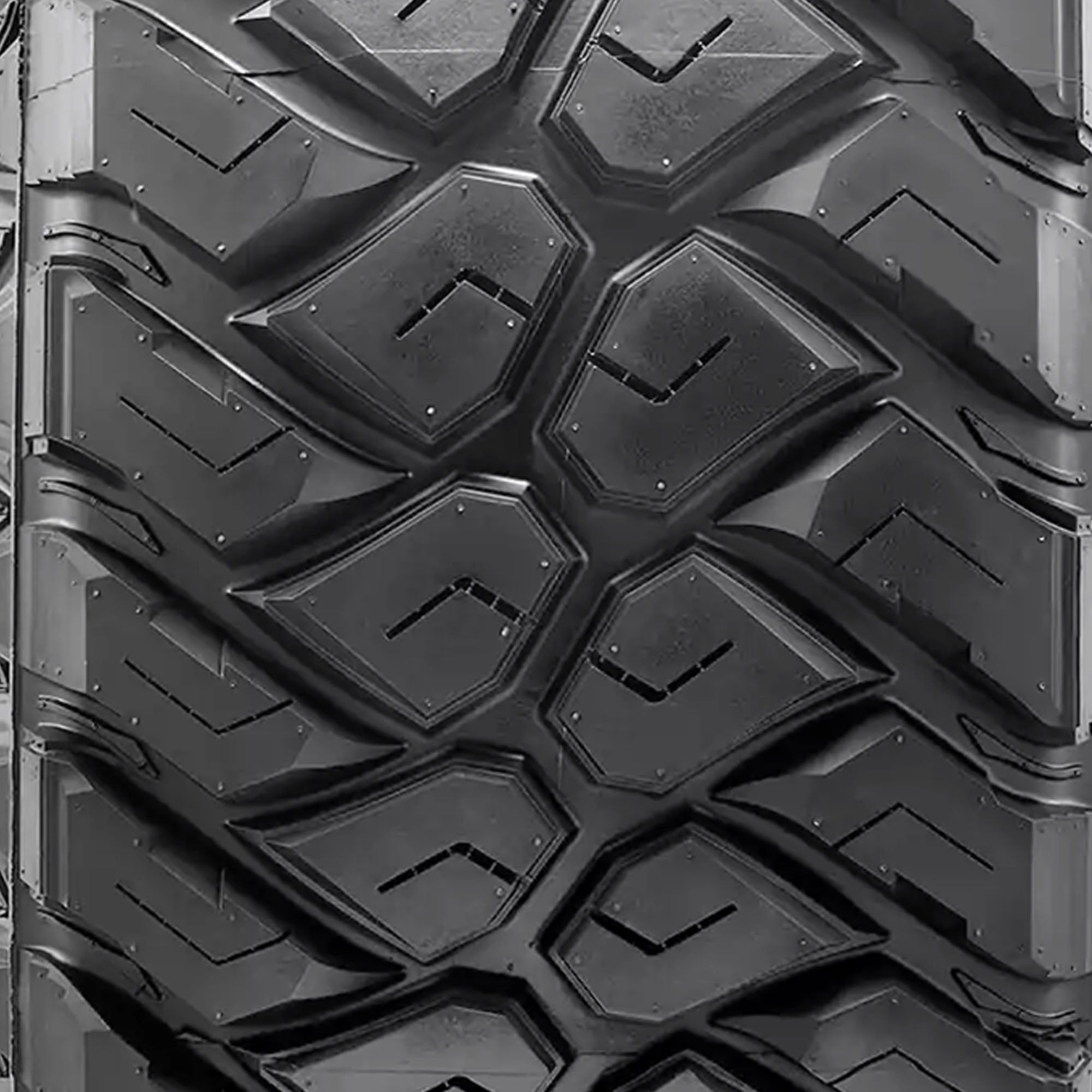 Maxxis Razr MT-772 Mud Terrain LT295/65R18 127/124Q E Light Truck Tire