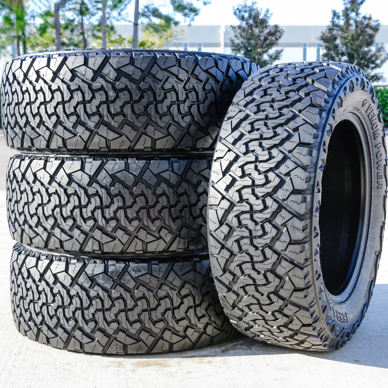 Venom Power Terra Hunter X/T 37X13.50R20 128Q F 12 Ply Extreme Terrain Light Truck Tire