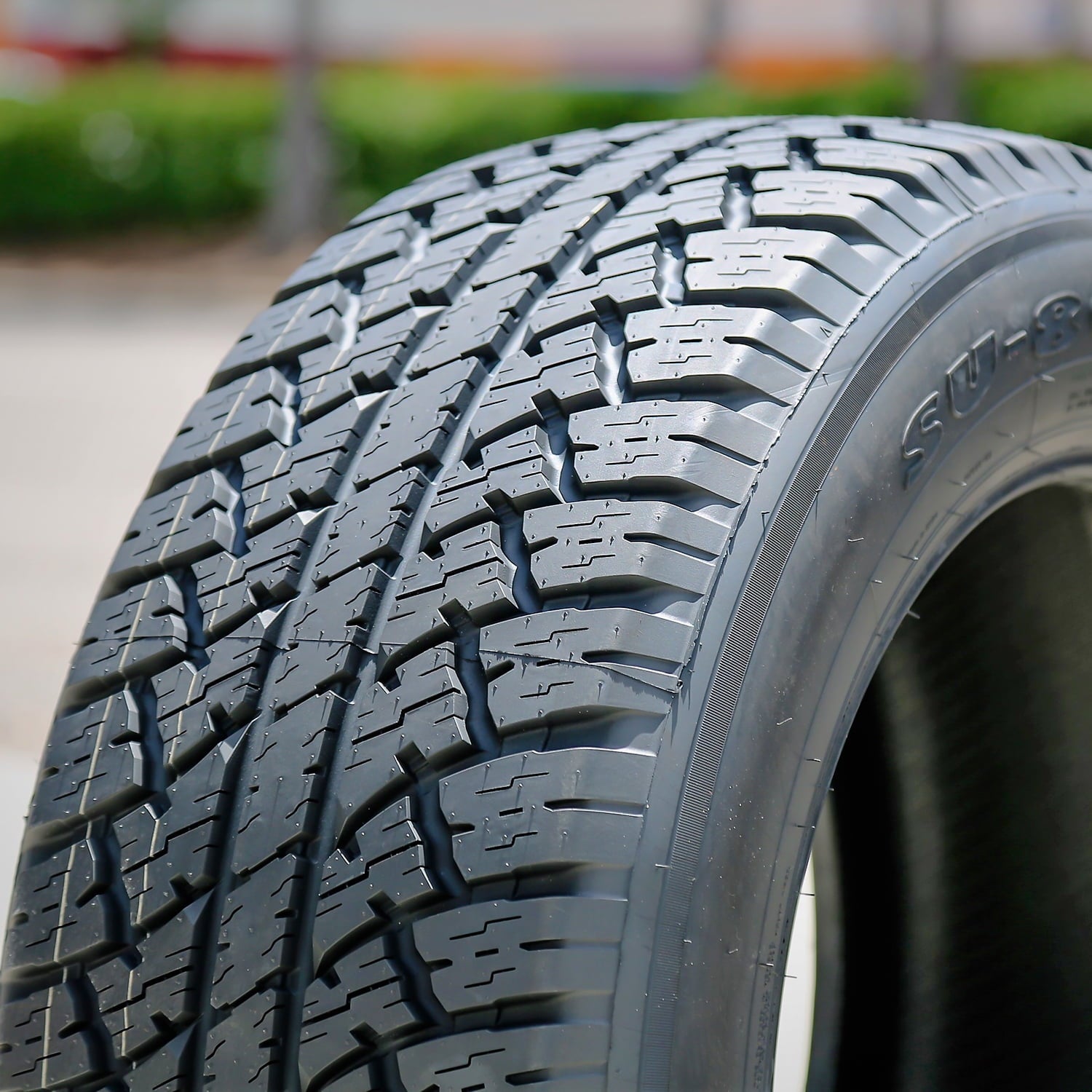 Maxtrek SU-800 A/T 245/70R16 111S All Terrain Tire