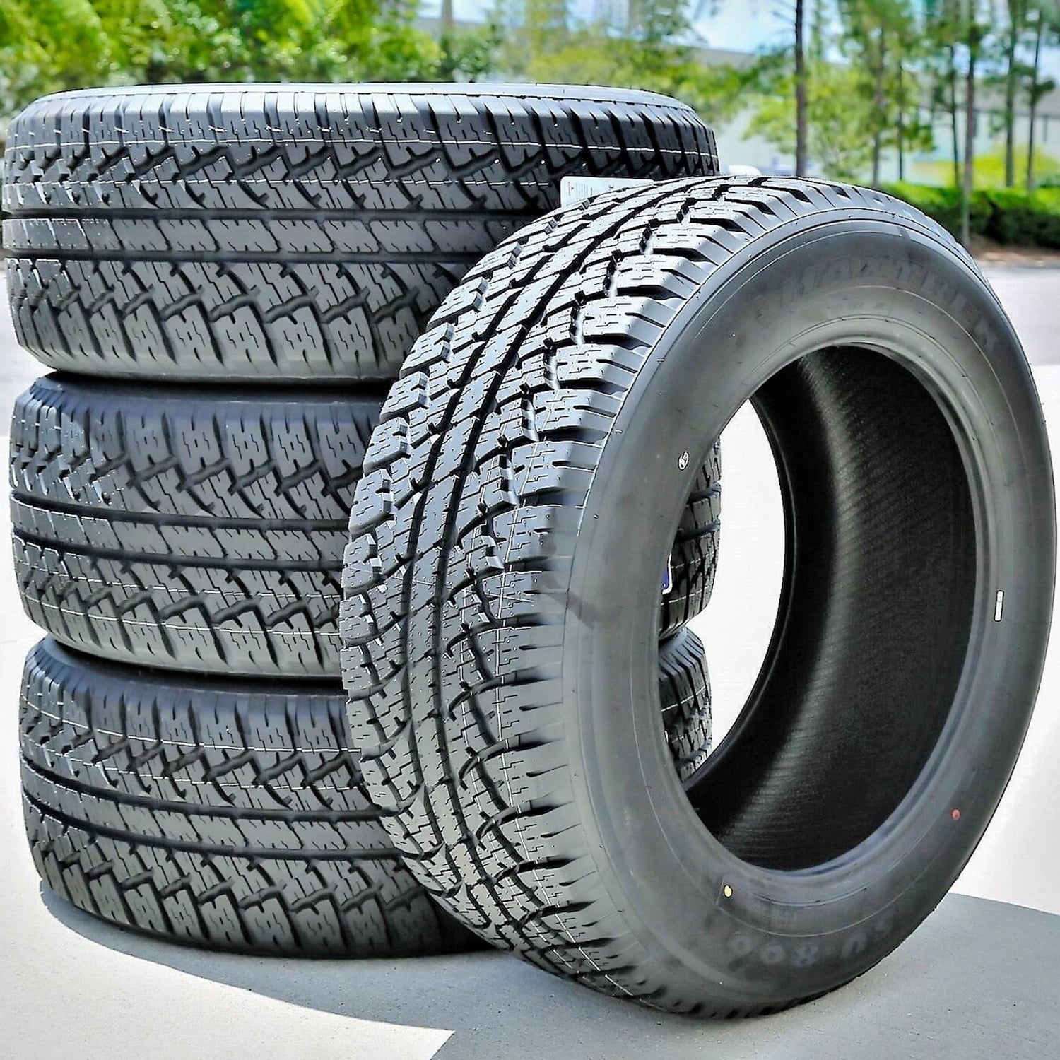 Maxtrek SU-800 A/T 245/70R16 111S All Terrain Tire