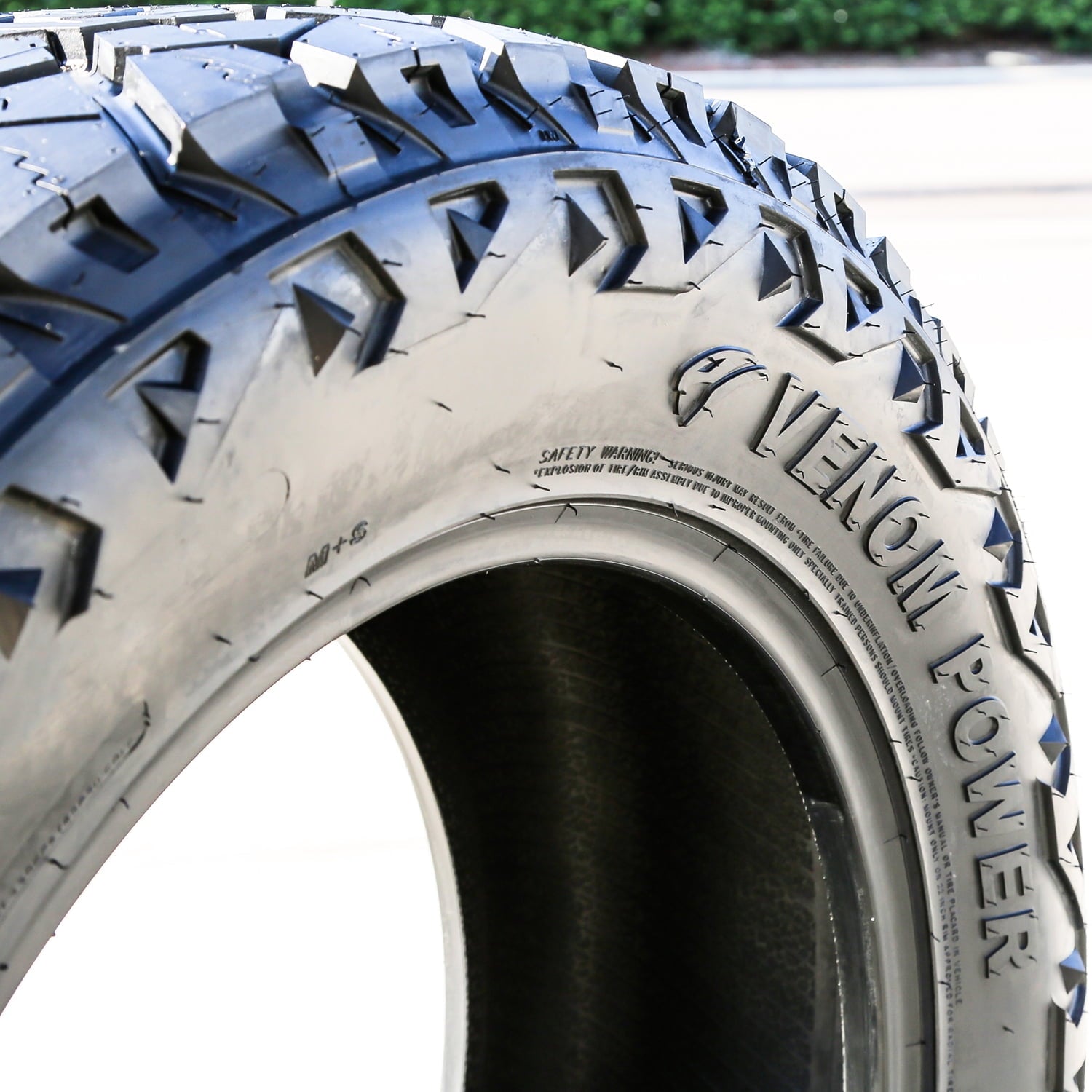 Venom Power Terra Hunter X/T 37X13.50R22 123Q E 10 Ply Extreme Terrain Light Truck Tire