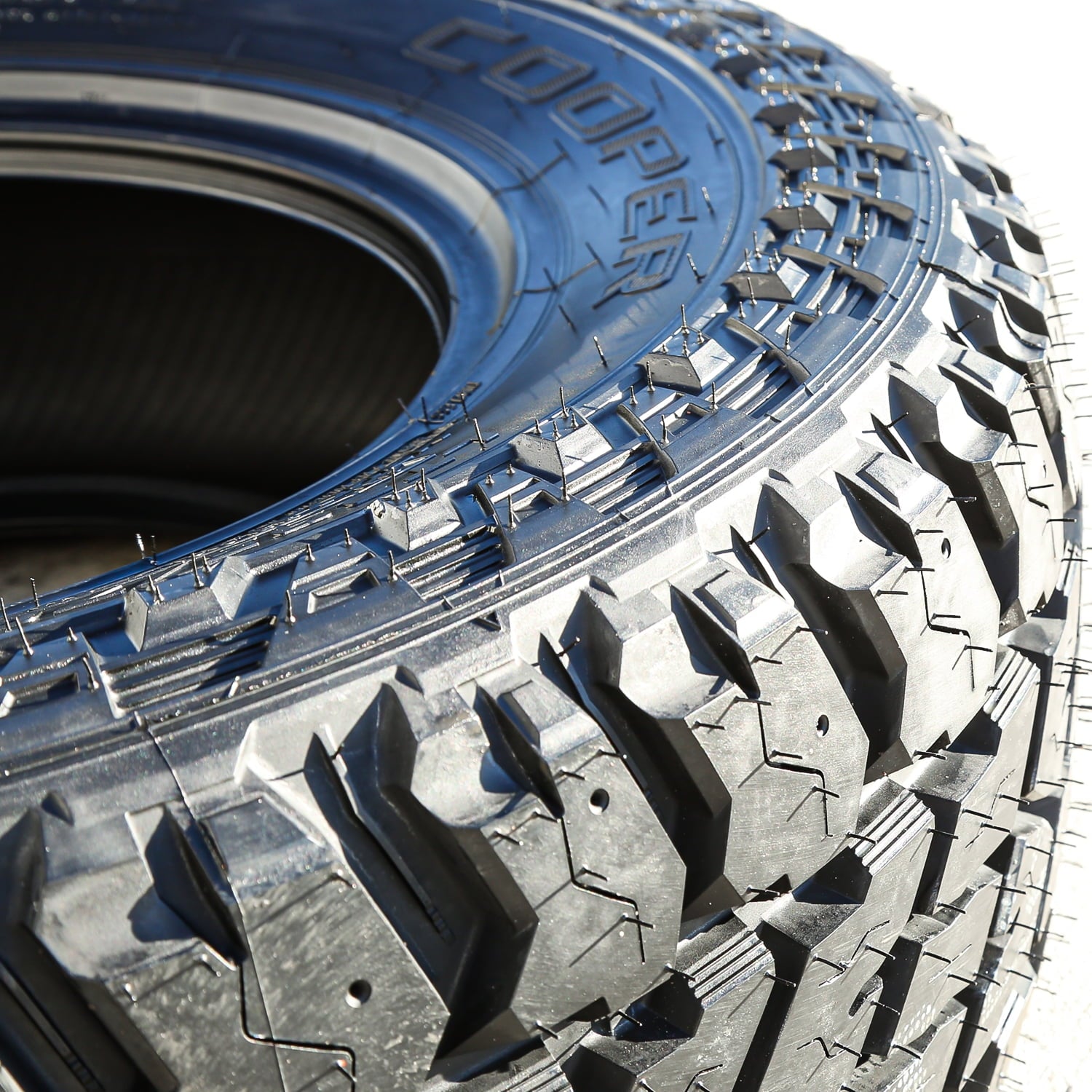 Cooper Tires Cooper Discoverer S/T Maxx All-Season LT225/75R16 115Q Tire