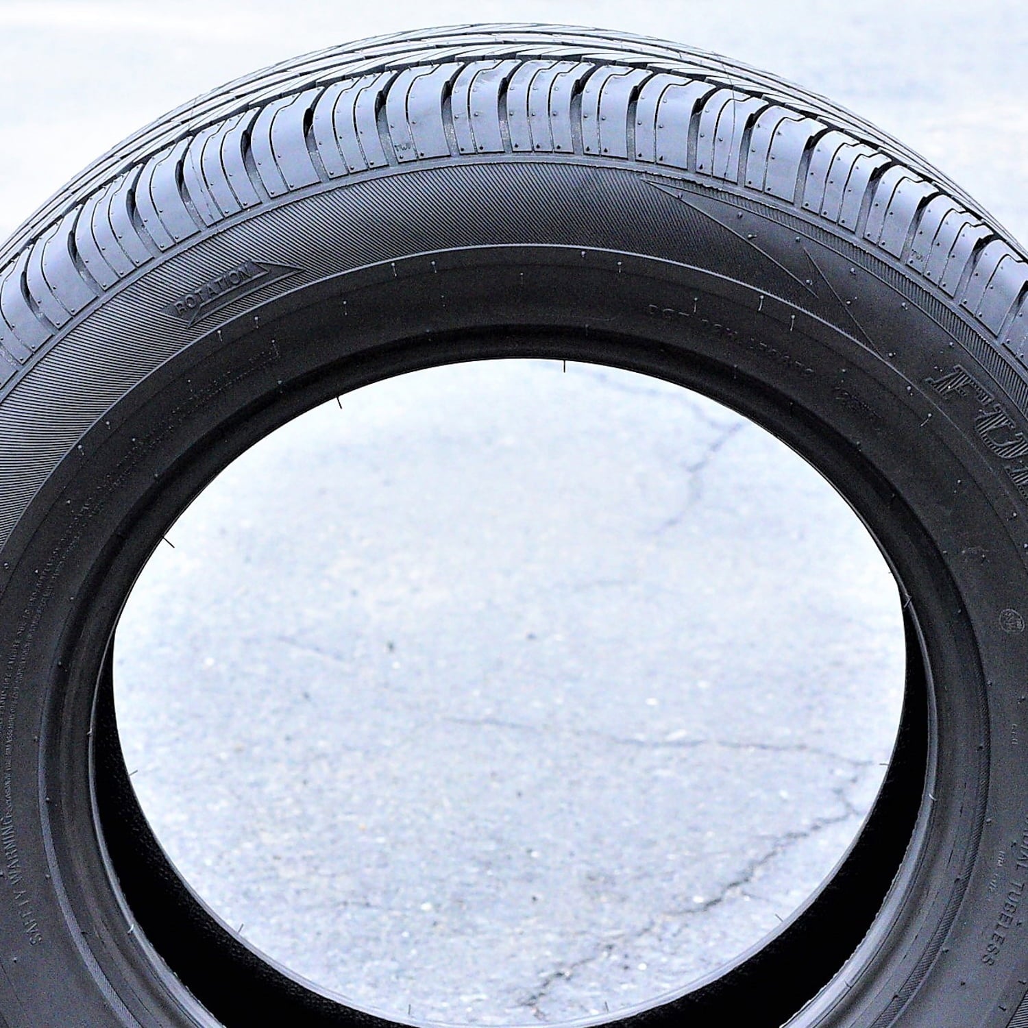 Fullway PC368 All Season 205/65R15 94H Passenger Tire