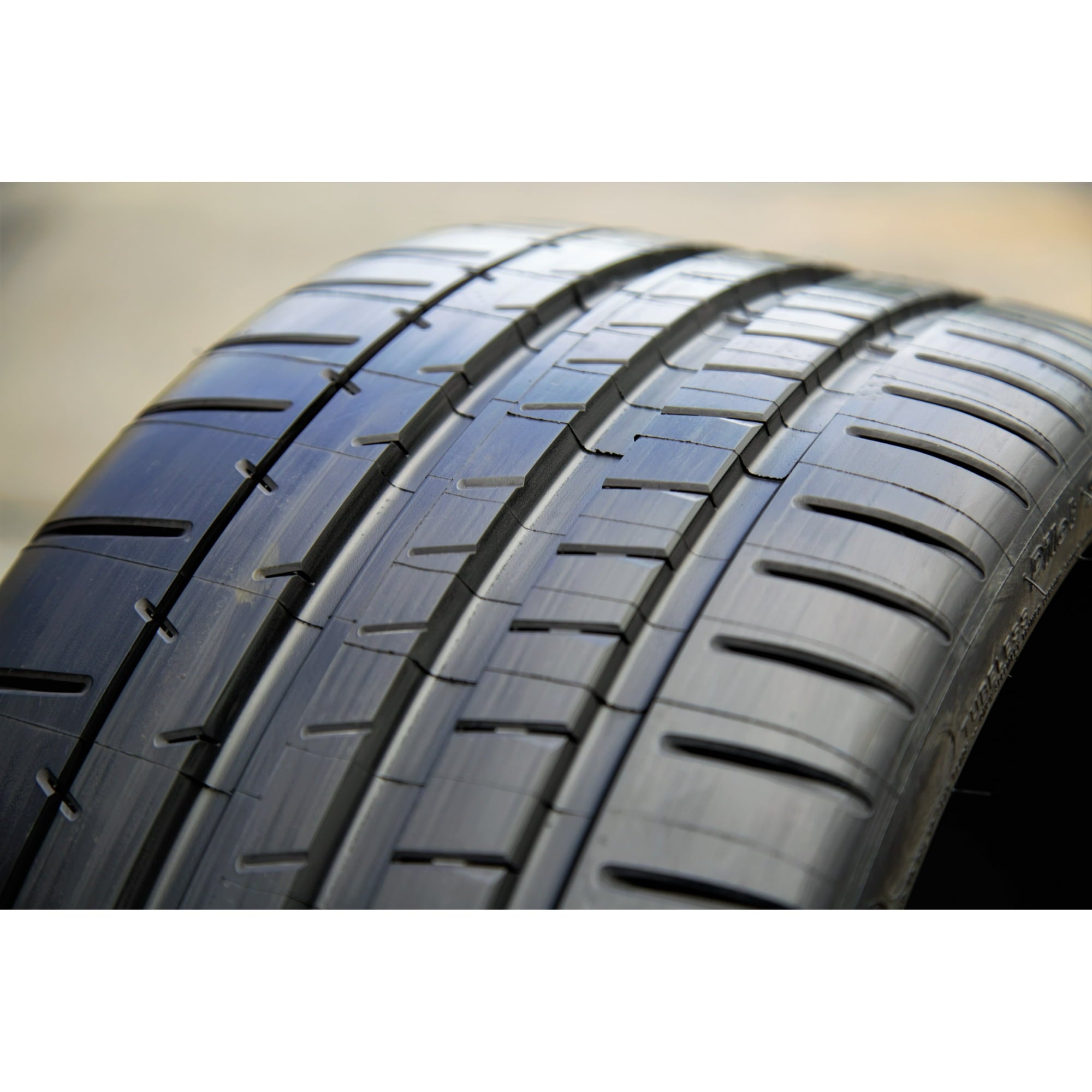 Michelin Pilot Super Sport 275/35ZR19 (100Y) XL Fits: 2022-23 BMW M3 Competition xDrive, 2021-22 BMW M4 Competition xDrive