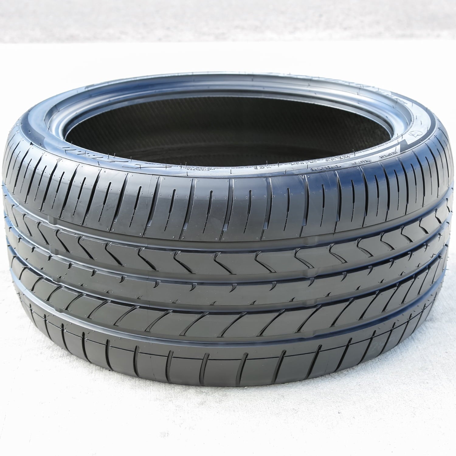 Atturo AZ850 Performance Tire - 285/40R20 108Y Fits: 2015-18 BMW X5 M, 2015-19 BMW X6 M