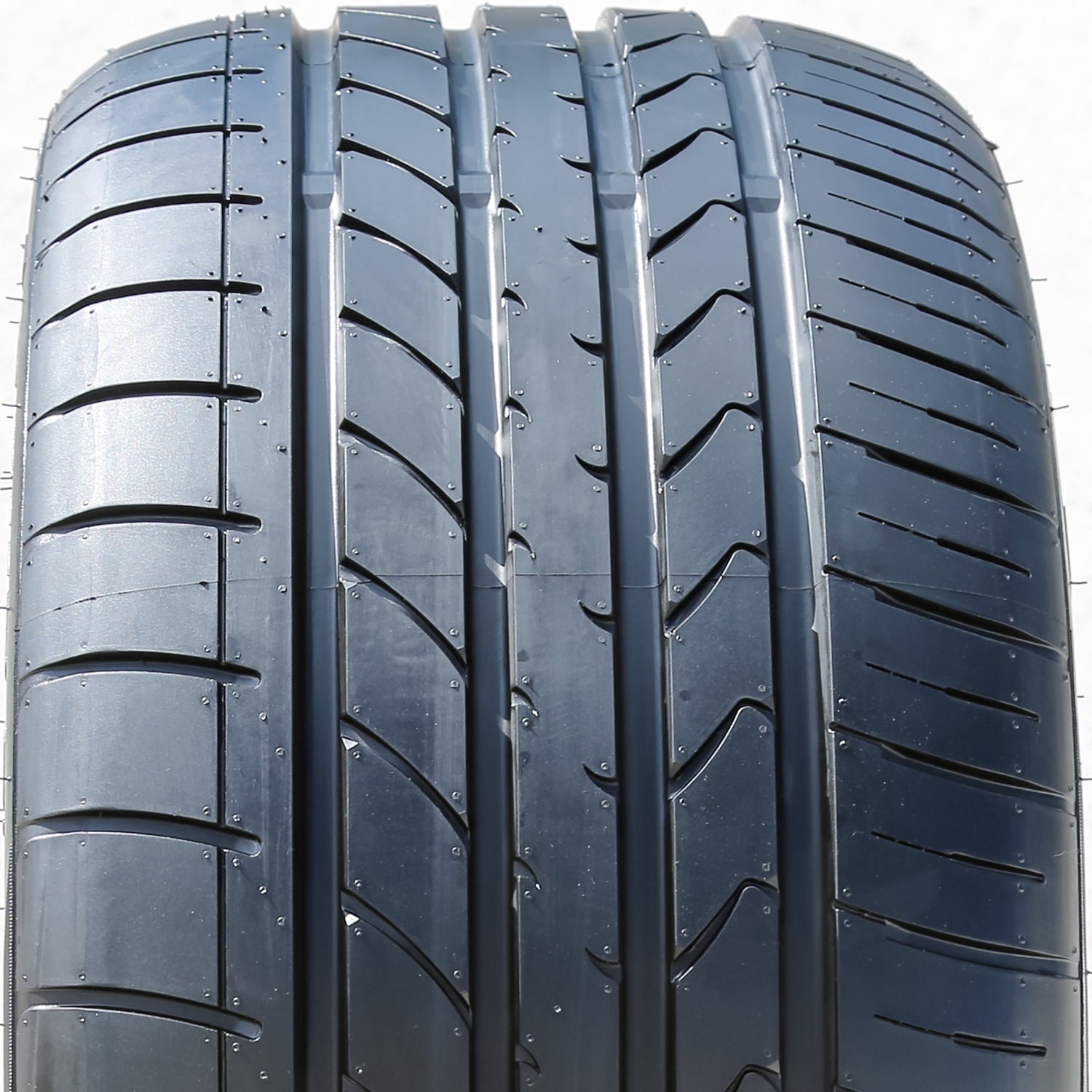 Atturo AZ850 Performance Tire - 285/40R20 108Y Fits: 2015-18 BMW X5 M, 2015-19 BMW X6 M