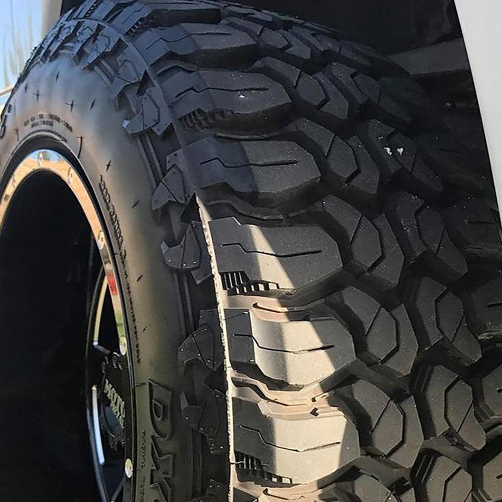 Delinte DX-9 Bandit M/T 285/65R18 125/122Q E 10 Ply mud Light Truck Tire