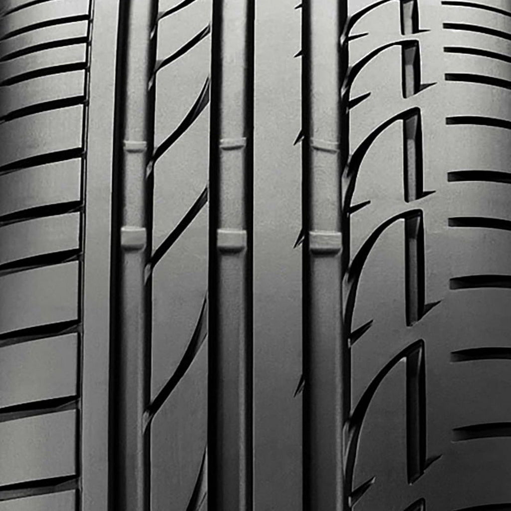 Bridgestone Potenza S001 RFT 255/40R18 99Y XL High Performance Tire Fits: 2011-20 Mercedes-Benz SL550 Base, 2004-06 Mercedes-Benz SL500 Base