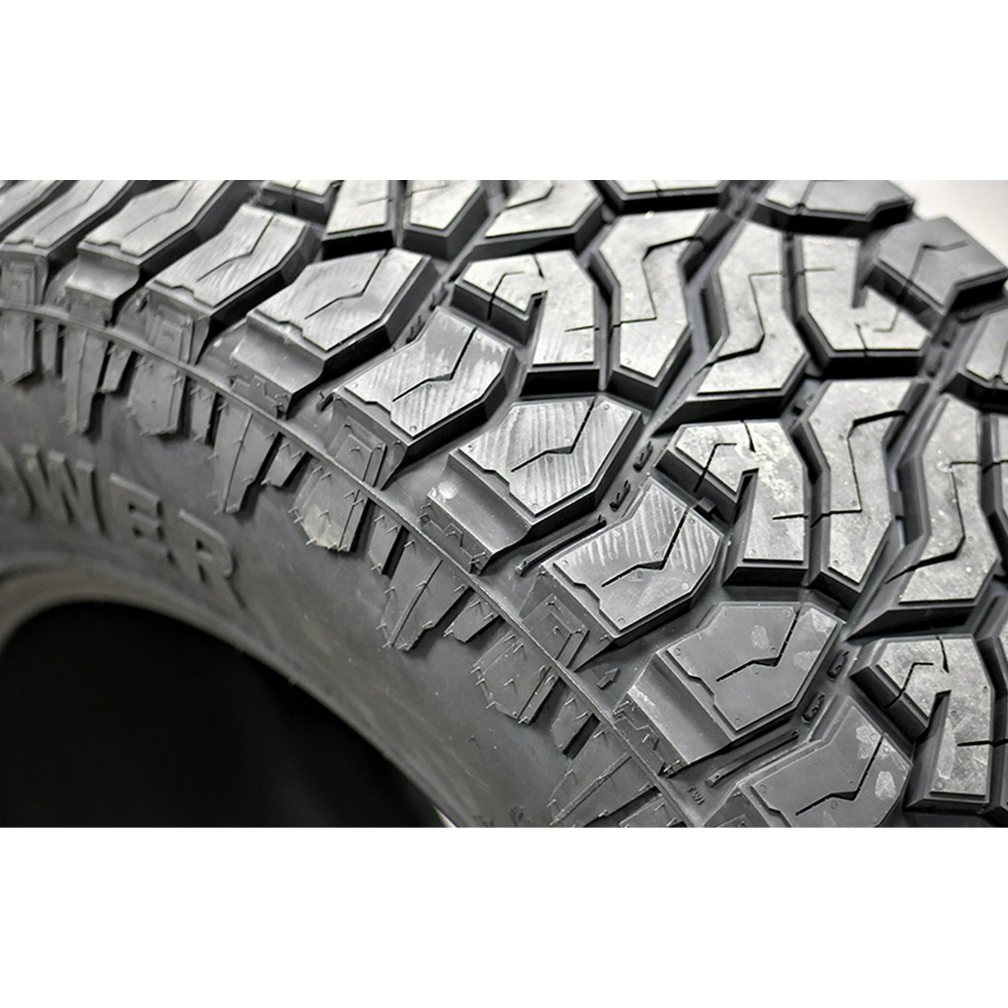 Venom Power Terra Hunter R/T 35X15.50R22 124Q F 12 Ply Rugged Terrain Light Truck Tire