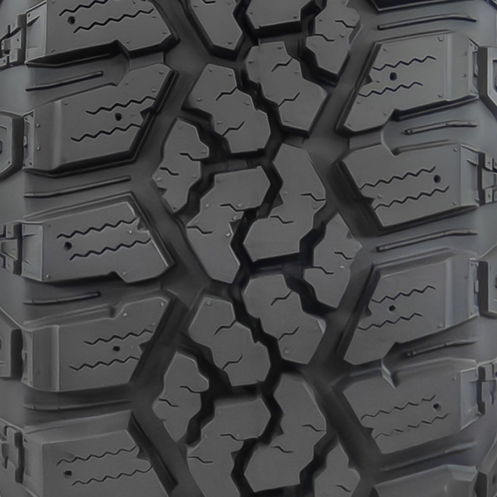 Kanati Tires Kanati Trail Hog All Terrain LT305/70R18 126/123Q E Light Truck Tire