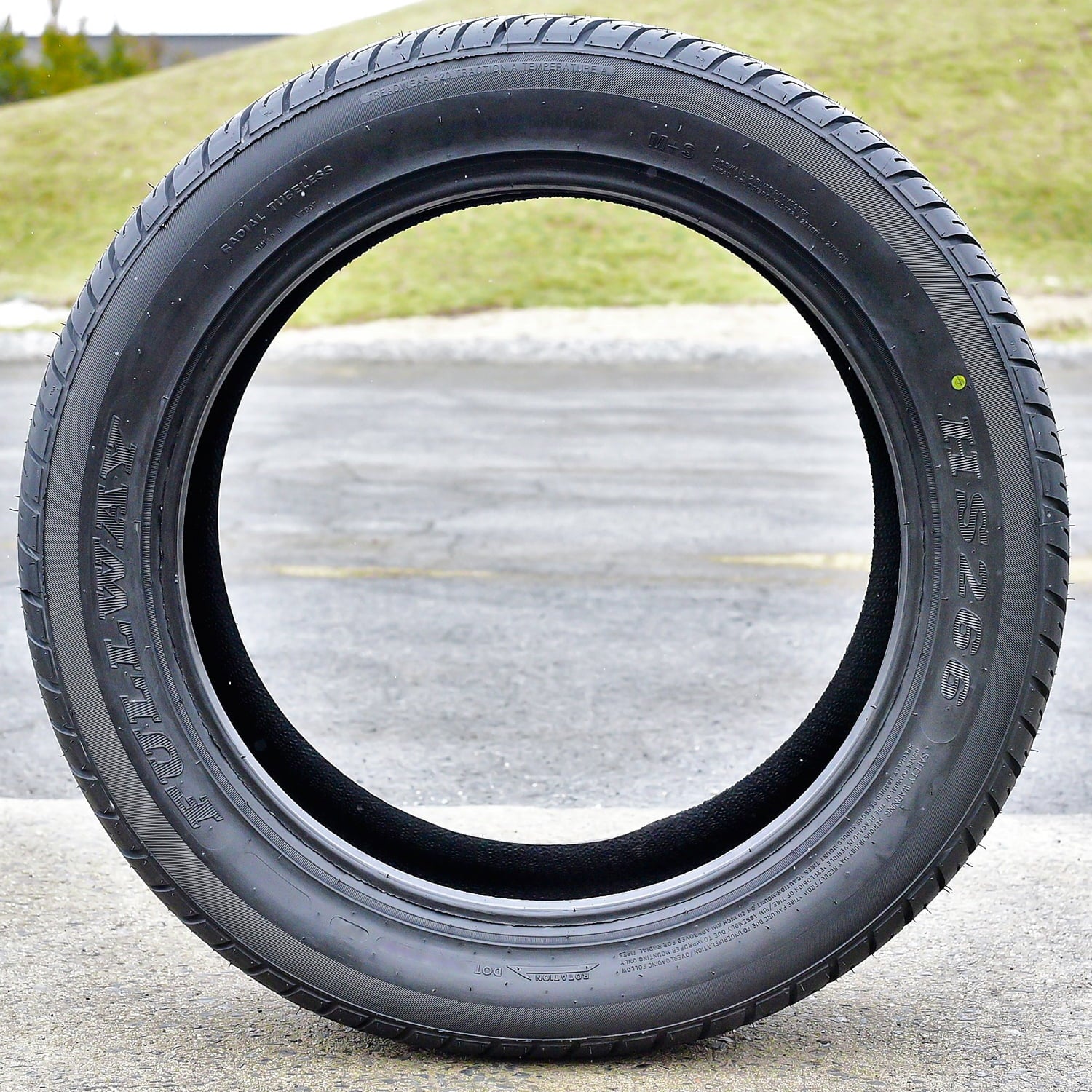 Fullway HS266 305/40R22 114V XL Performance a/s All Season Tire