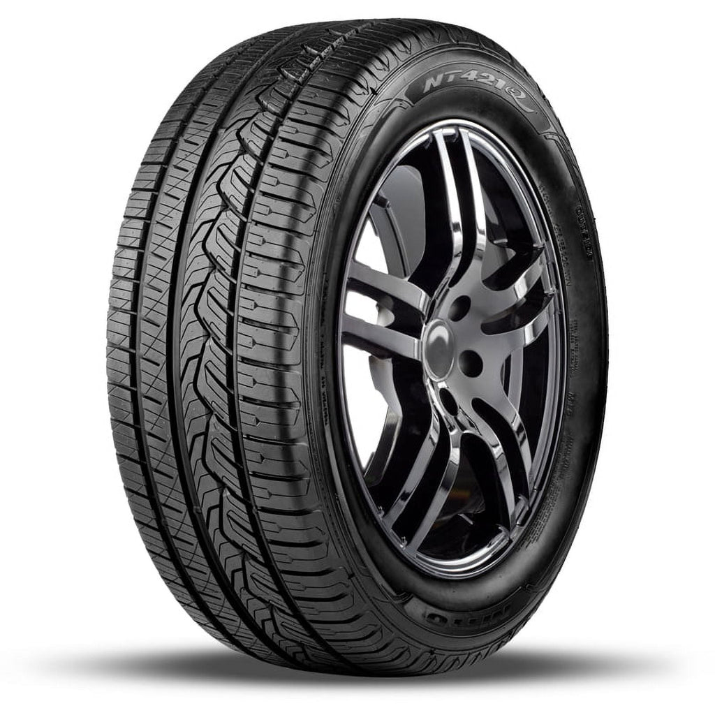 Nitto NT421Q 255/60R19 113 H Tire