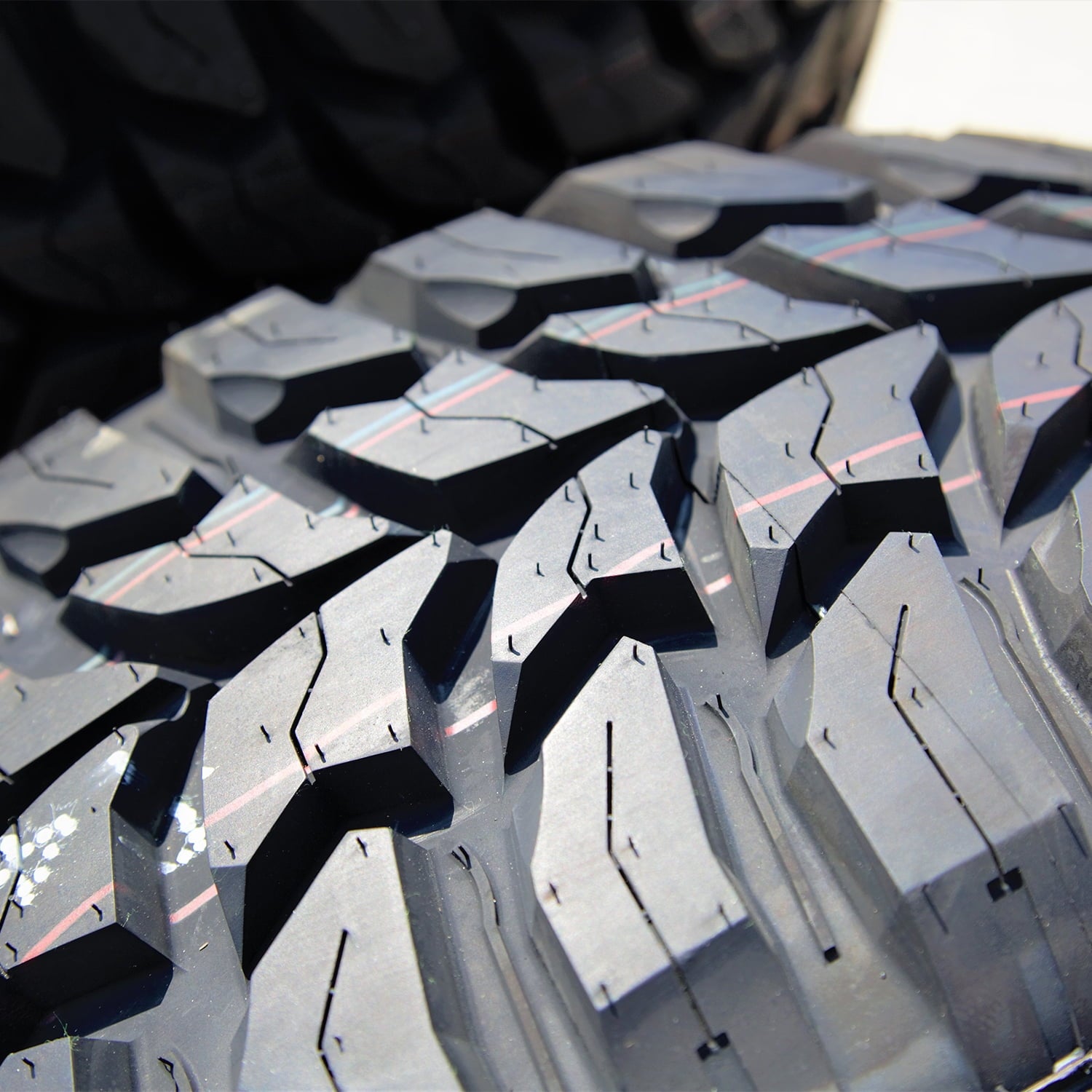 Linglong Crosswind M/T LT 305/70R17 Load D 8 Ply MT Mud Tire