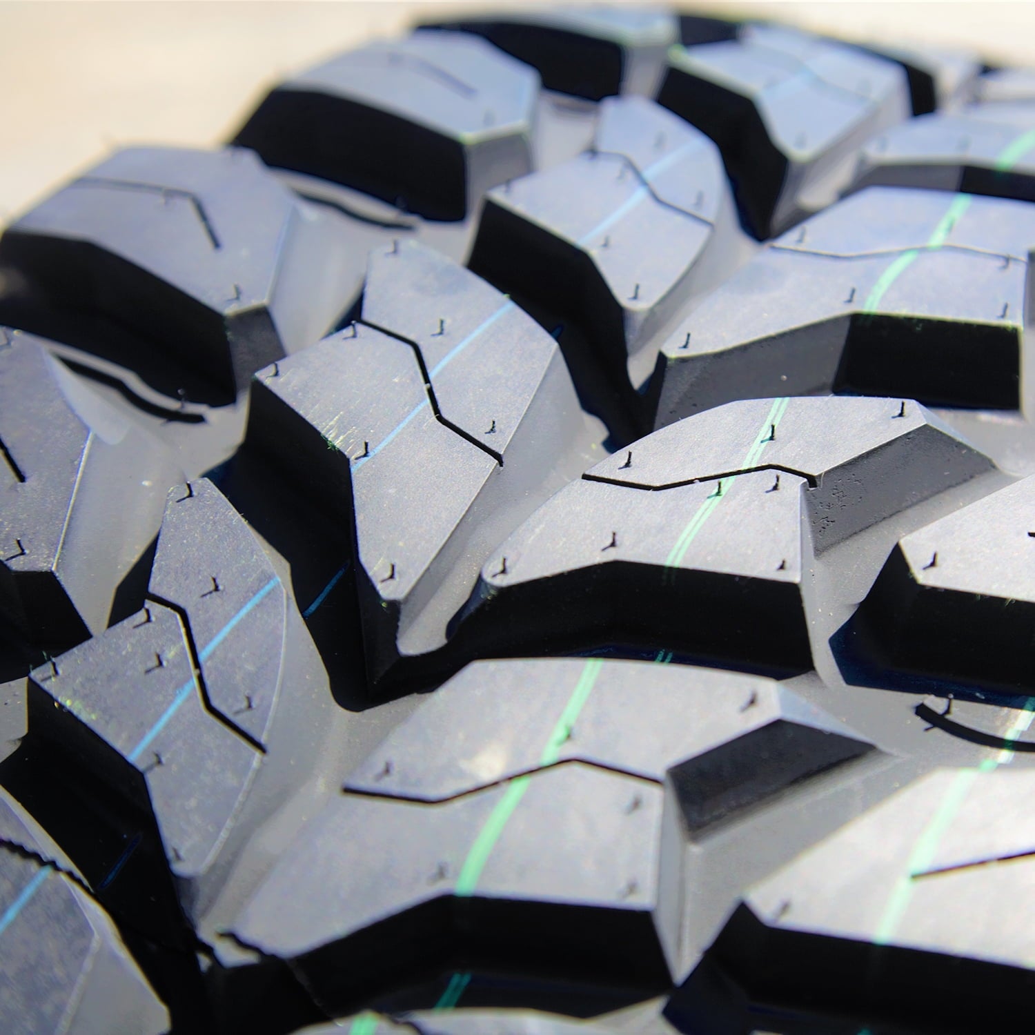 Linglong Crosswind M/T LT 305/70R17 Load D 8 Ply MT Mud Tire