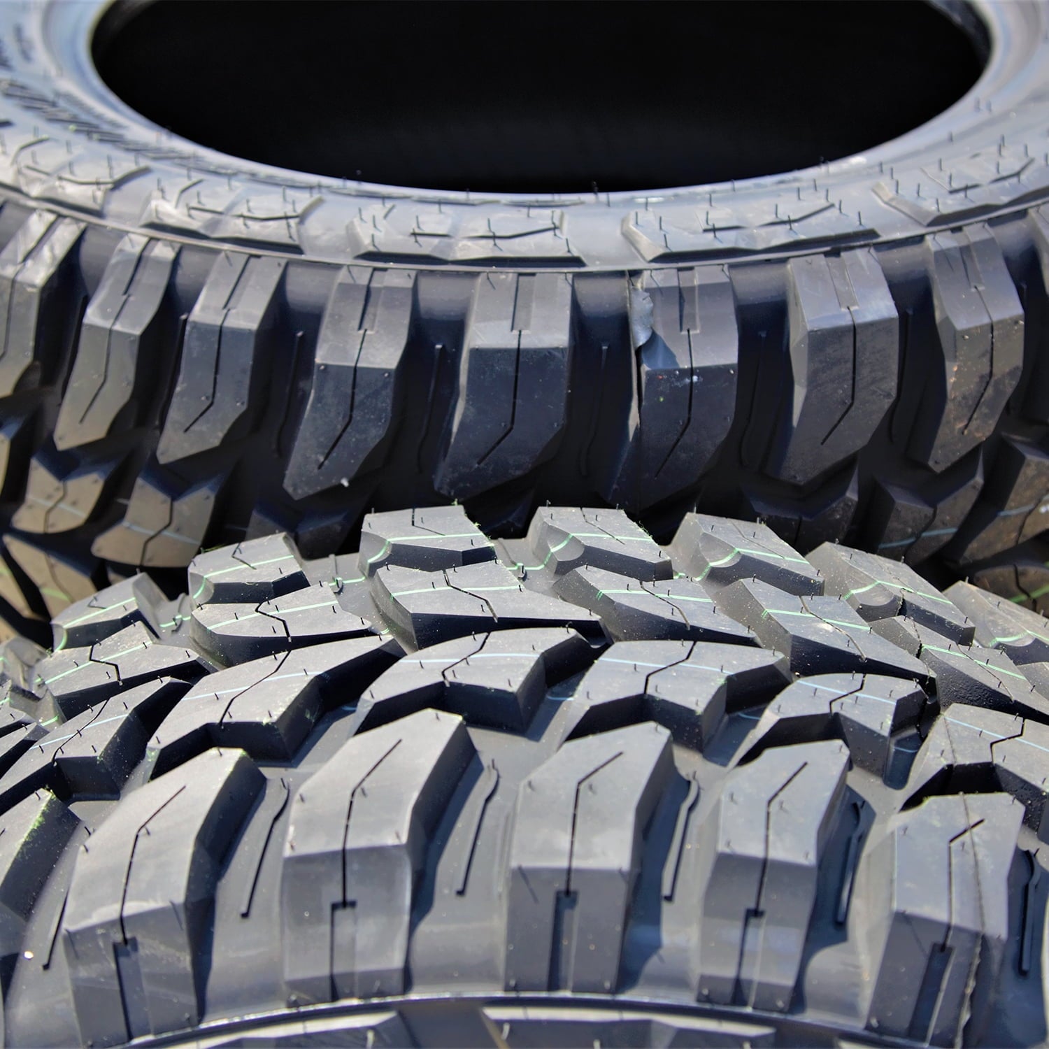 Linglong Crosswind M/T LT 305/70R17 Load D 8 Ply MT Mud Tire