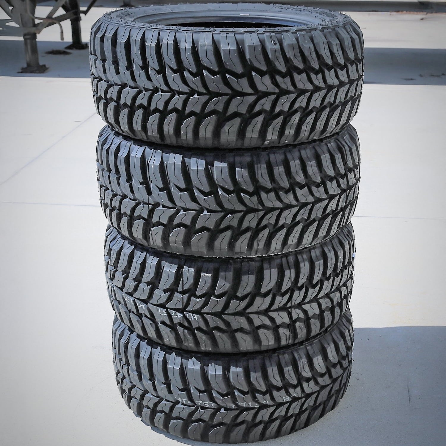Linglong Crosswind M/T LT 305/70R17 Load D 8 Ply MT Mud Tire