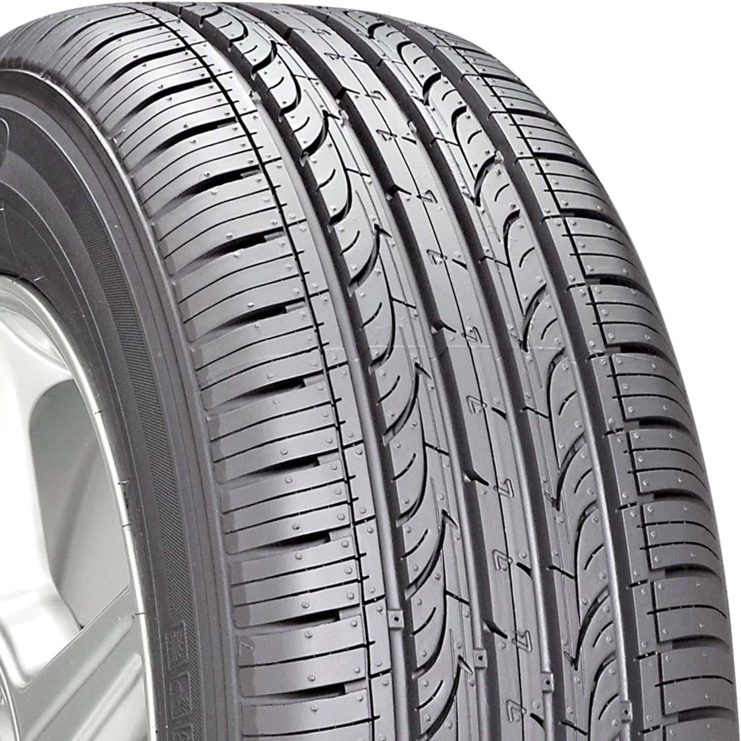 Kumho Tire Kumho Solus KH25 All Season P205/65R16 94H Passenger Tire