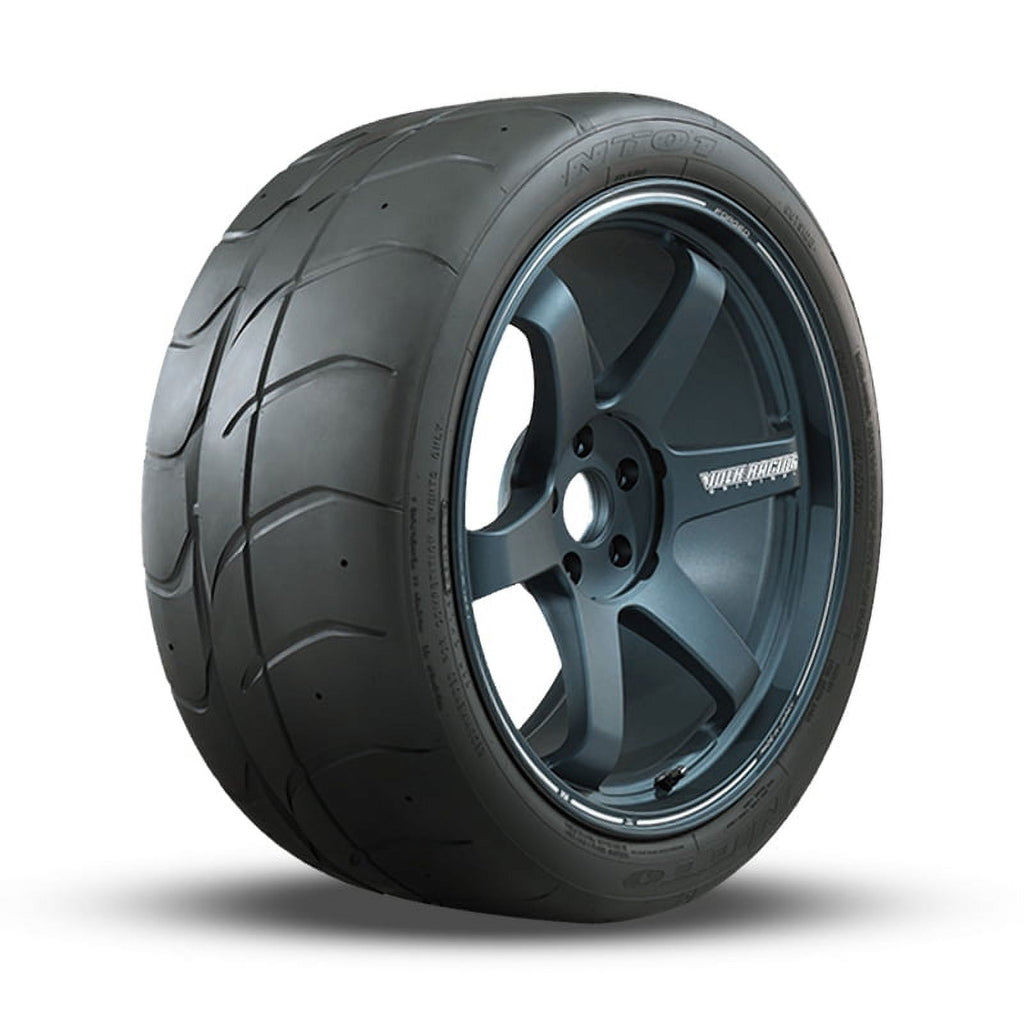 Nitto NT01 225/45R17 91 W Tire