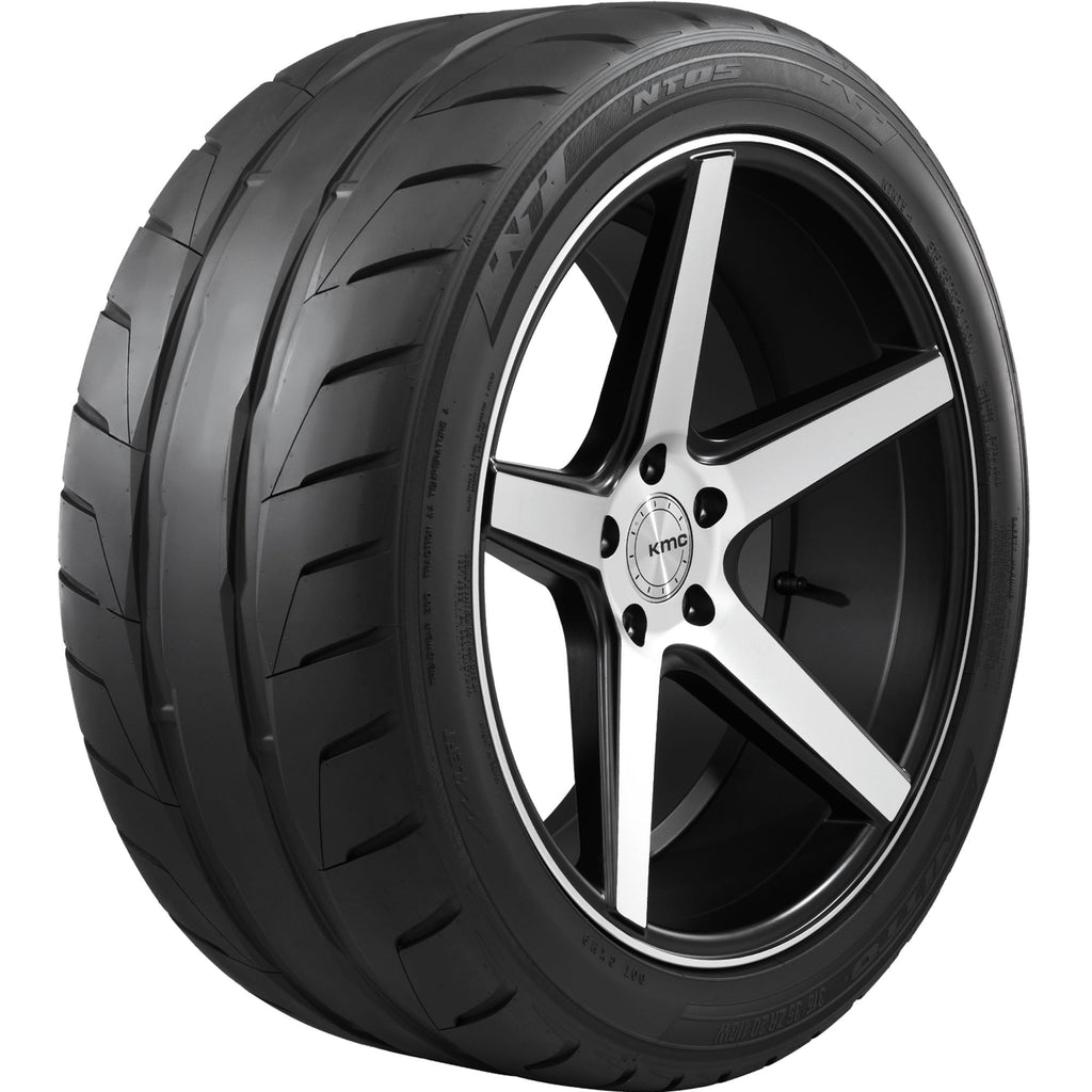 Nitto NT05 255/35R20 97 W Tire Fits: 2017-18 Audi Q3 Technik, 2016-17 Buick Regal Sport Touring