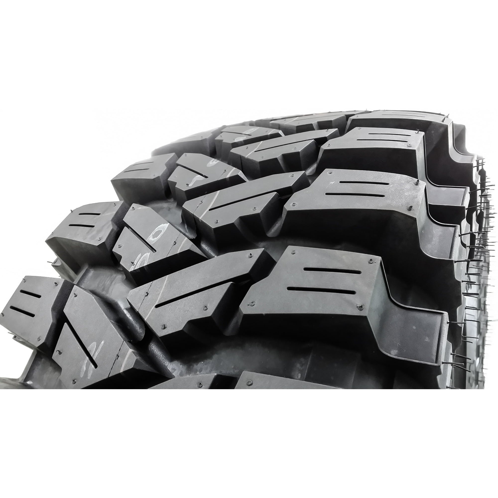 Maxxis Trepador M8060 37X13.50-17 126L E 10 Ply x/t Extreme Terrain Light Truck Tire