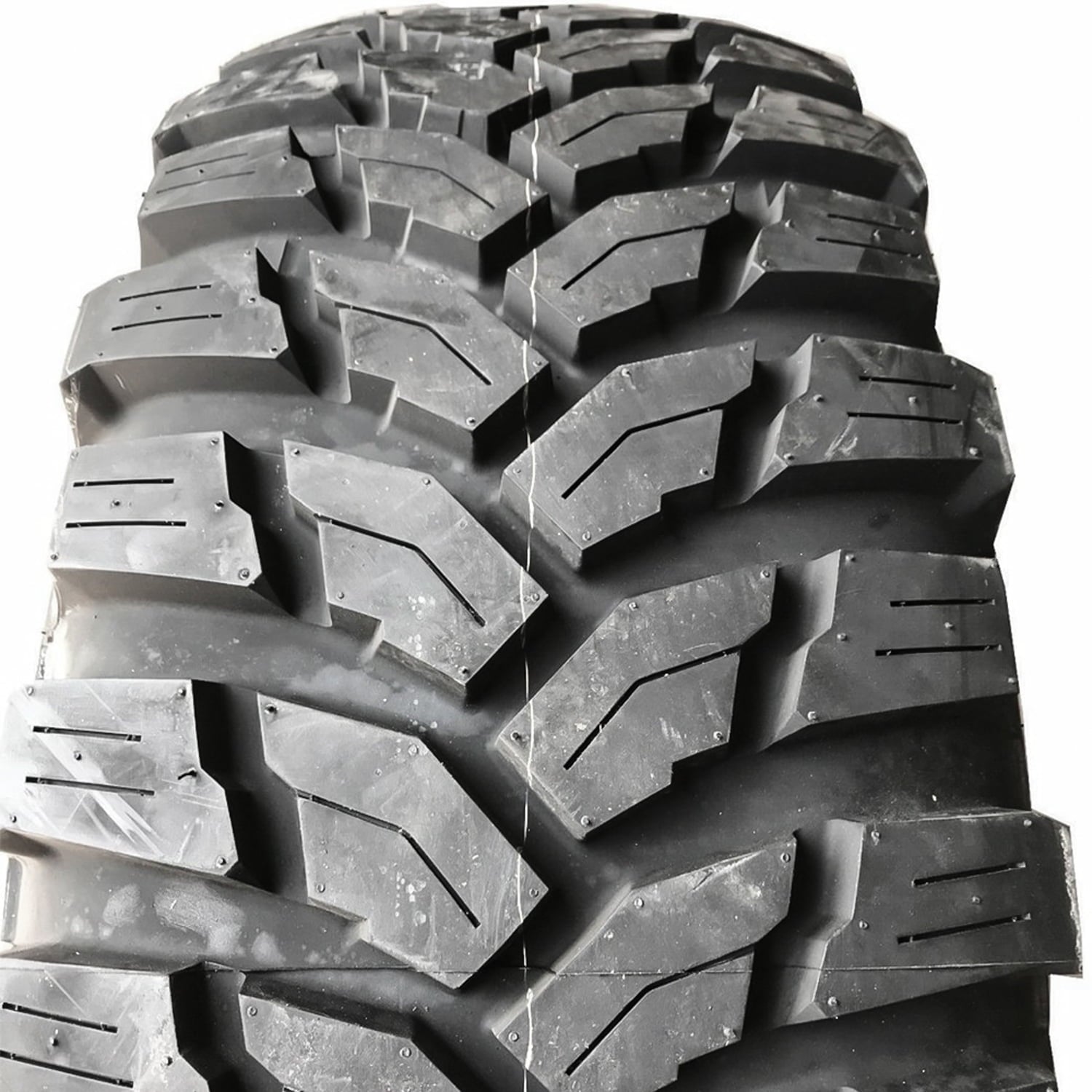 Maxxis Trepador M8060 37X13.50-17 126L E 10 Ply x/t Extreme Terrain Light Truck Tire